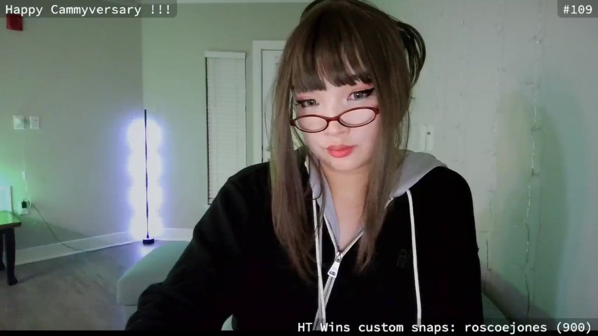 Gallery image thumbnail from meowgical's myfreecams stream on, 06/17/2025, 04:43 image 9 of 20