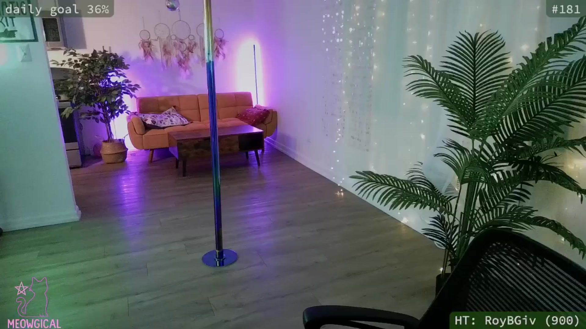 Gallery image thumbnail from meowgical's myfreecams stream on, 10/01/2025, 03:35 image 18 of 20