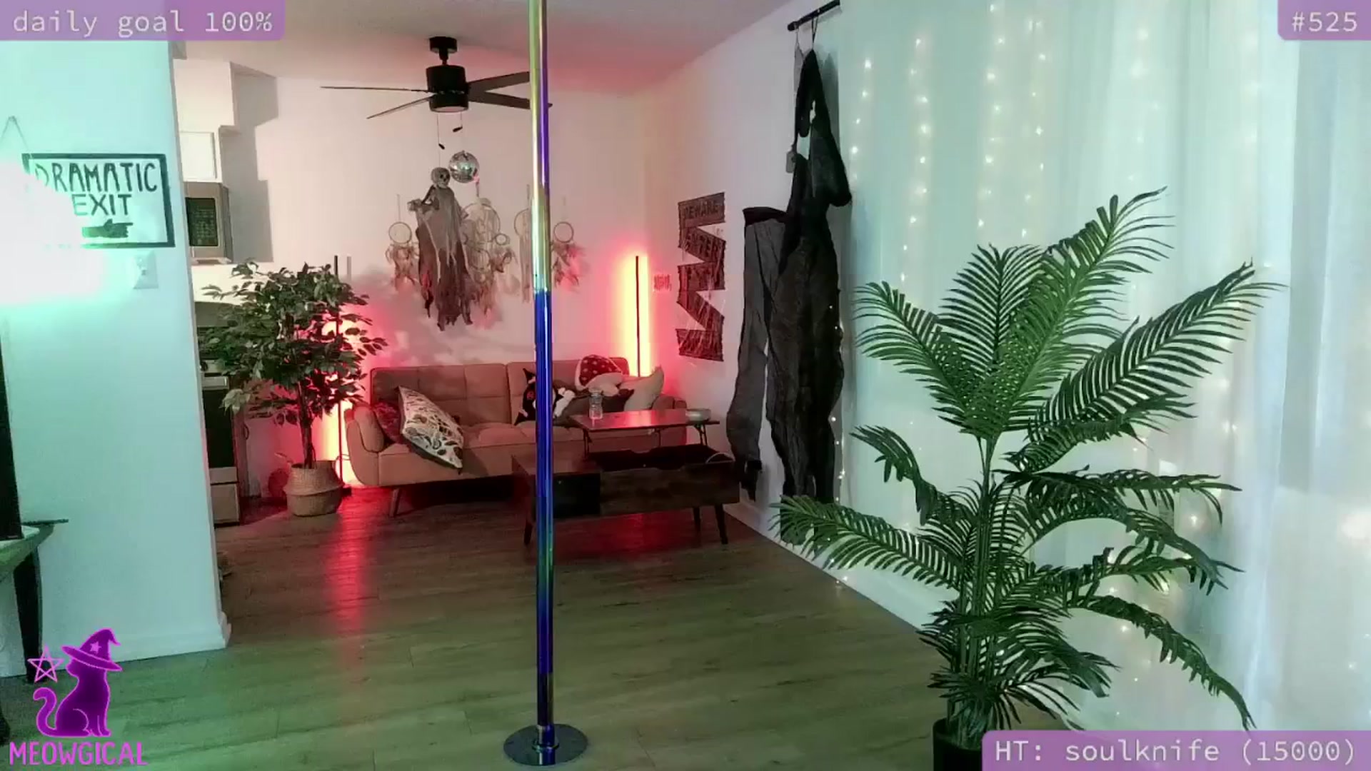 Gallery image thumbnail from meowgical's myfreecams stream on, 10/17/2025, 02:46 image 2 of 20