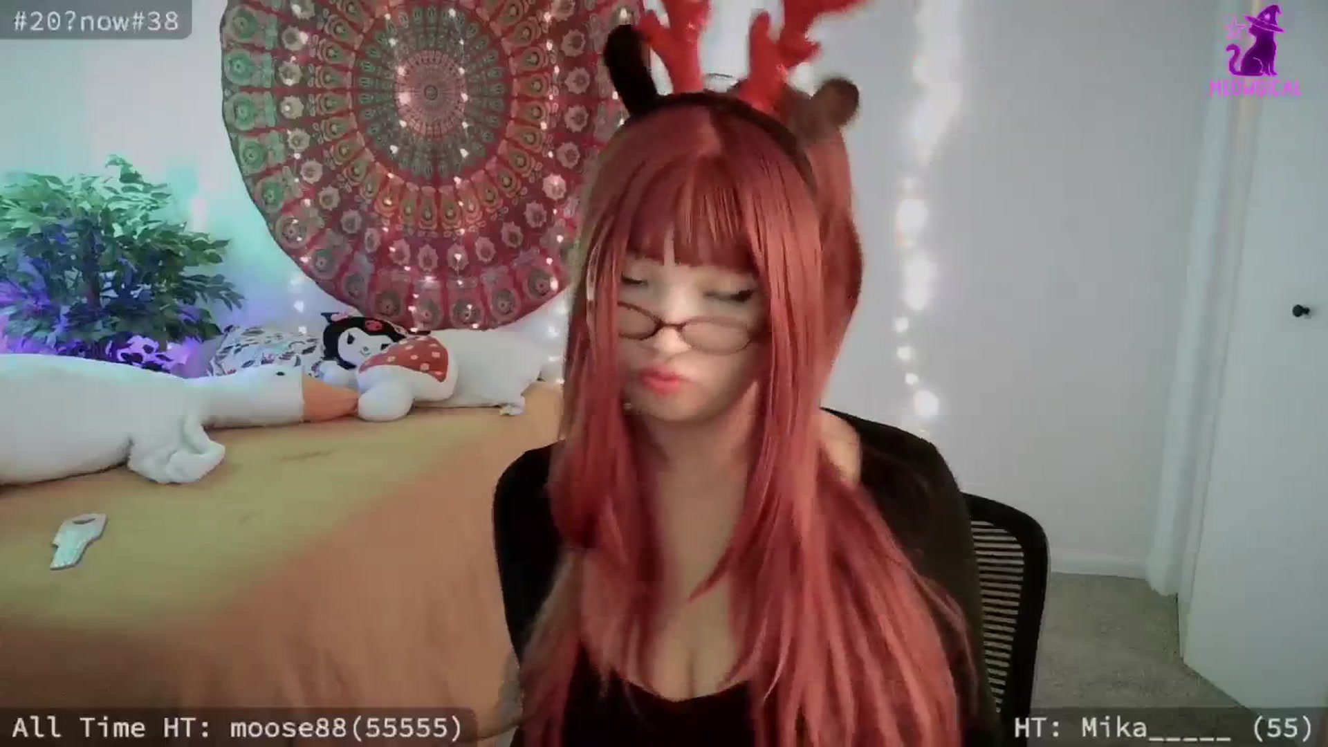 Gallery image thumbnail from meowgical's myfreecams stream on, 11/11/2025, 23:33 image 14 of 20