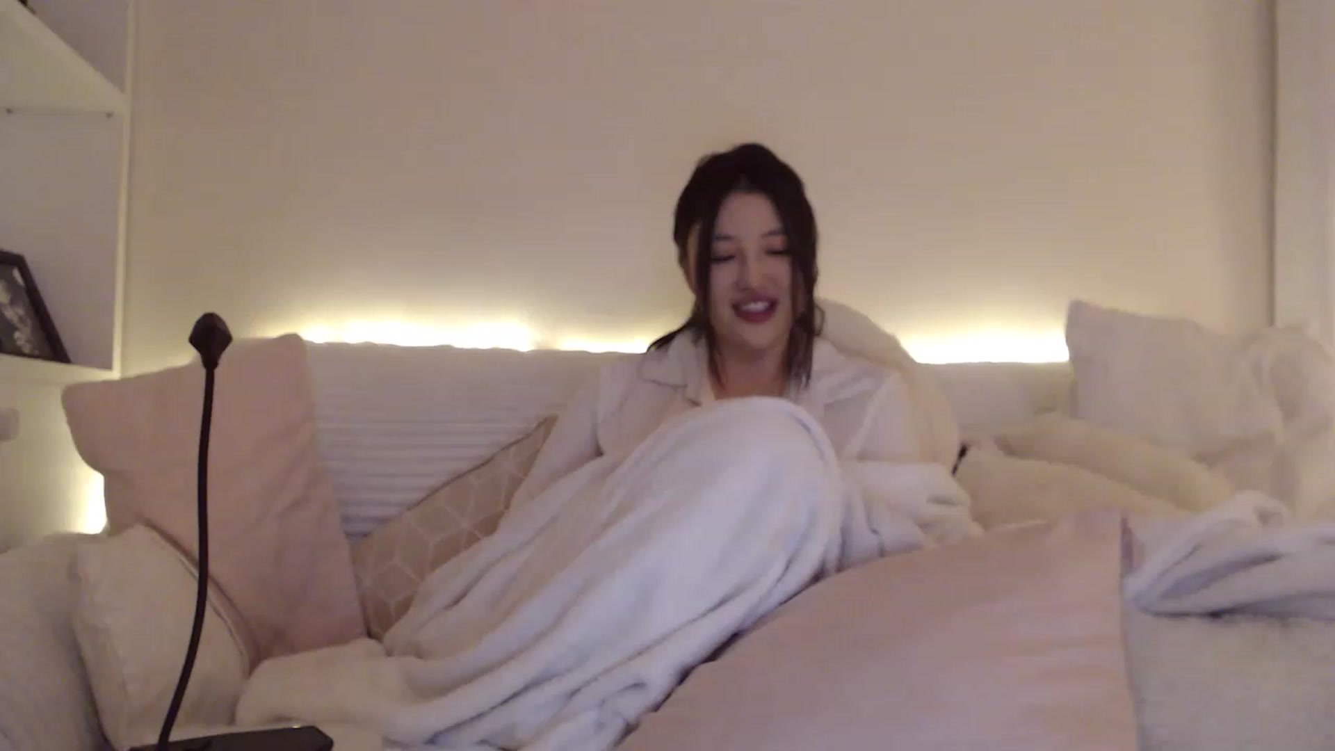 Gallery image thumbnail from meowm's myfreecams stream on, 12/11/2022, 11:32 image 3 of 20