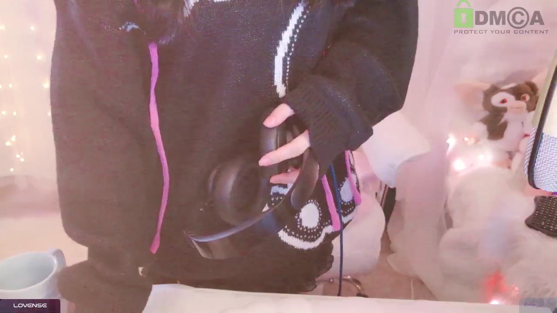 Gallery image thumbnail from meowpafupafu's myfreecams stream on, 03/16/2025, 11:00 image 16 of 20