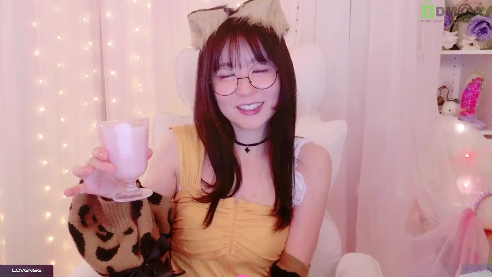 Gallery image thumbnail from meowpafupafu's myfreecams stream on, 03/22/2025, 06:46 image 13 of 20