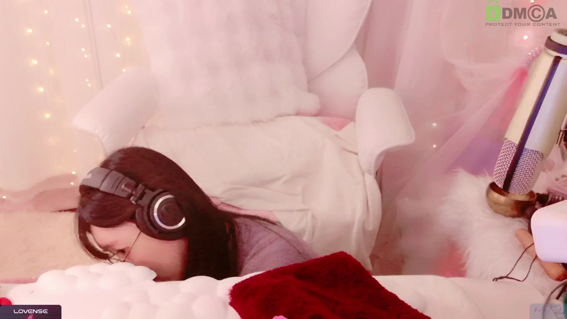 Gallery image thumbnail from meowpafupafu's myfreecams stream on, 03/22/2025, 10:42 image 9 of 20