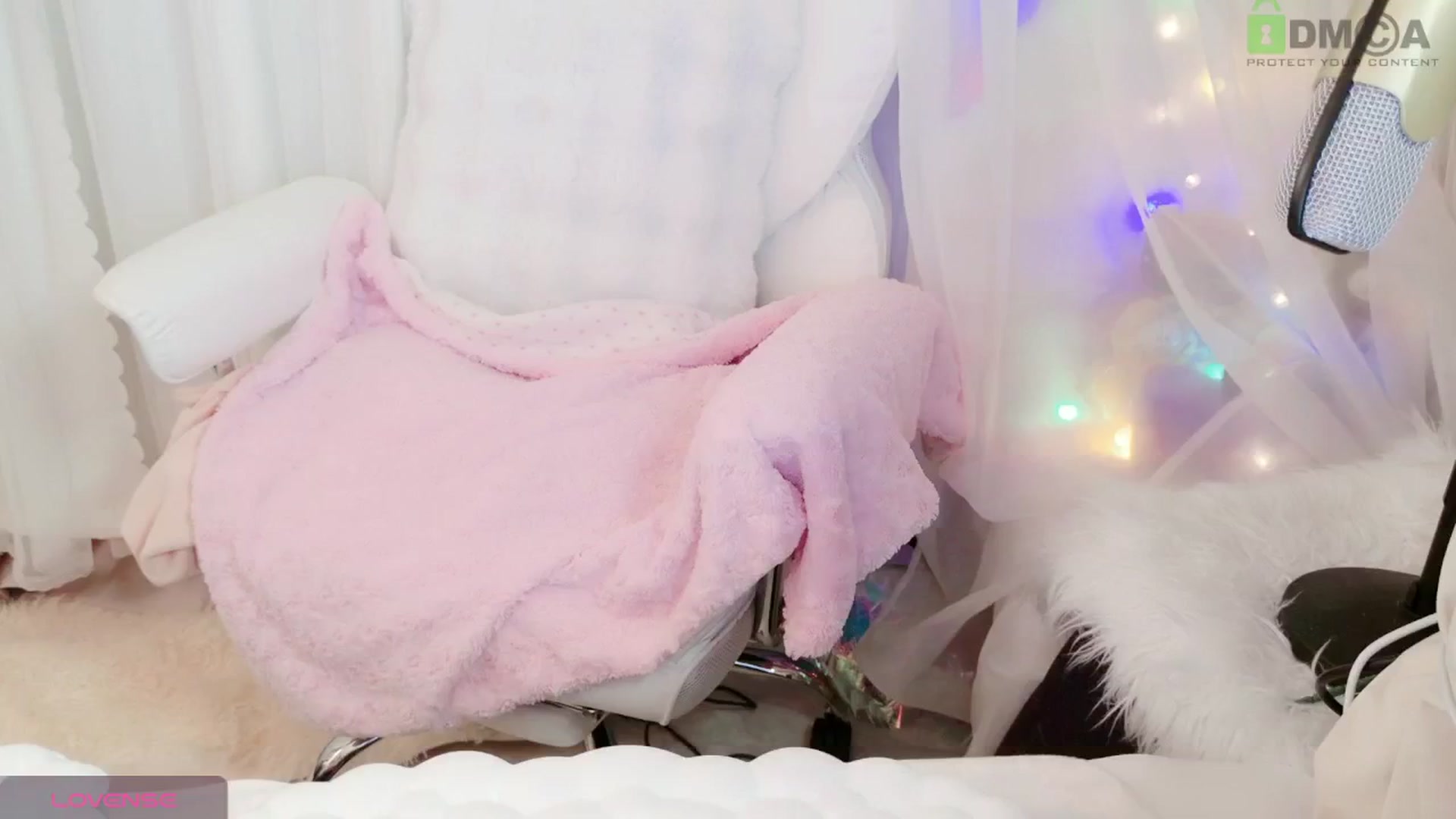 Gallery image thumbnail from meowpafupafu's myfreecams stream on, 03/29/2025, 09:42 image 13 of 20