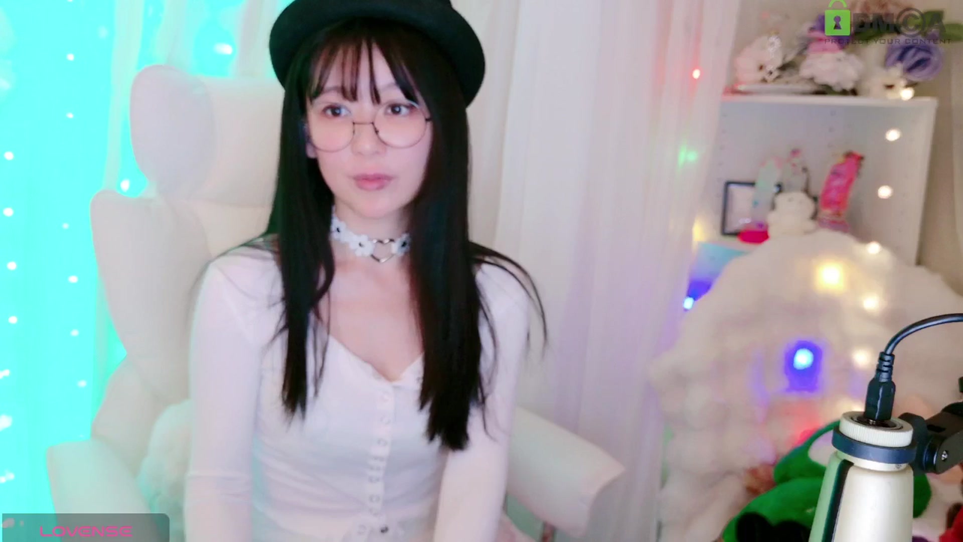 Gallery image thumbnail from meowpafupafu's myfreecams stream on, 04/05/2025, 08:07 image 16 of 20