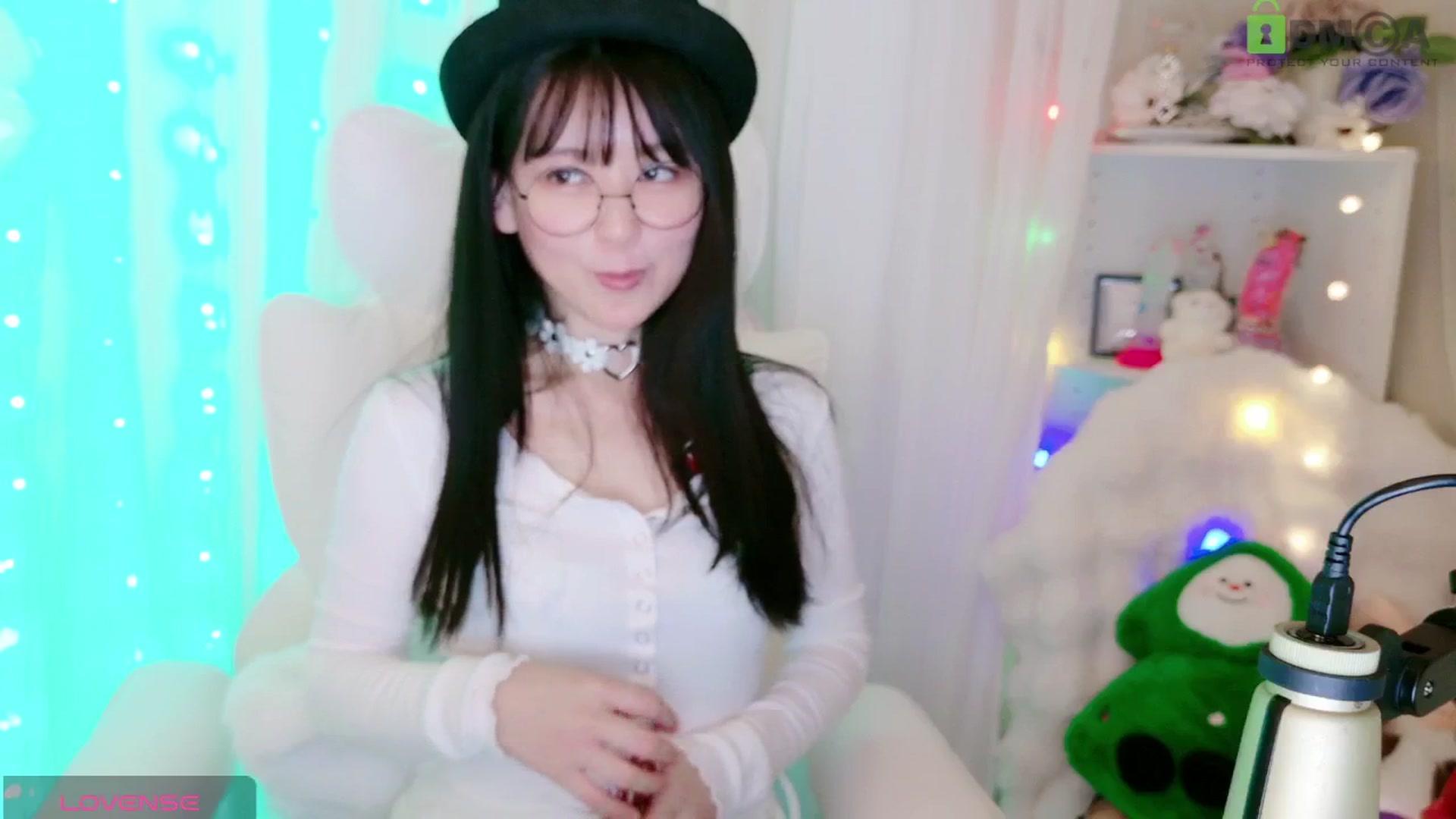 Gallery image thumbnail from meowpafupafu's myfreecams stream on, 04/05/2025, 08:07 image 6 of 20