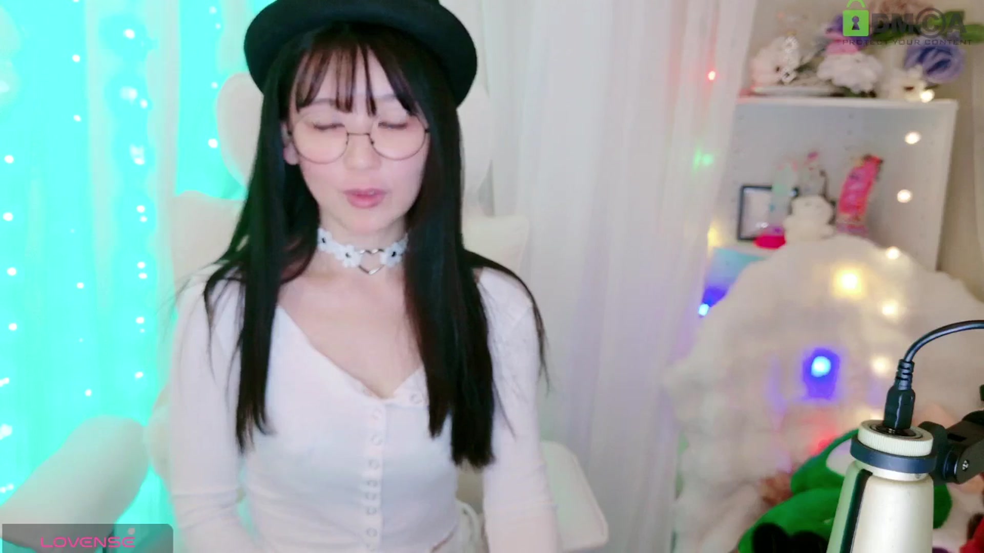 Gallery image thumbnail from meowpafupafu's myfreecams stream on, 04/05/2025, 08:07 image 14 of 20
