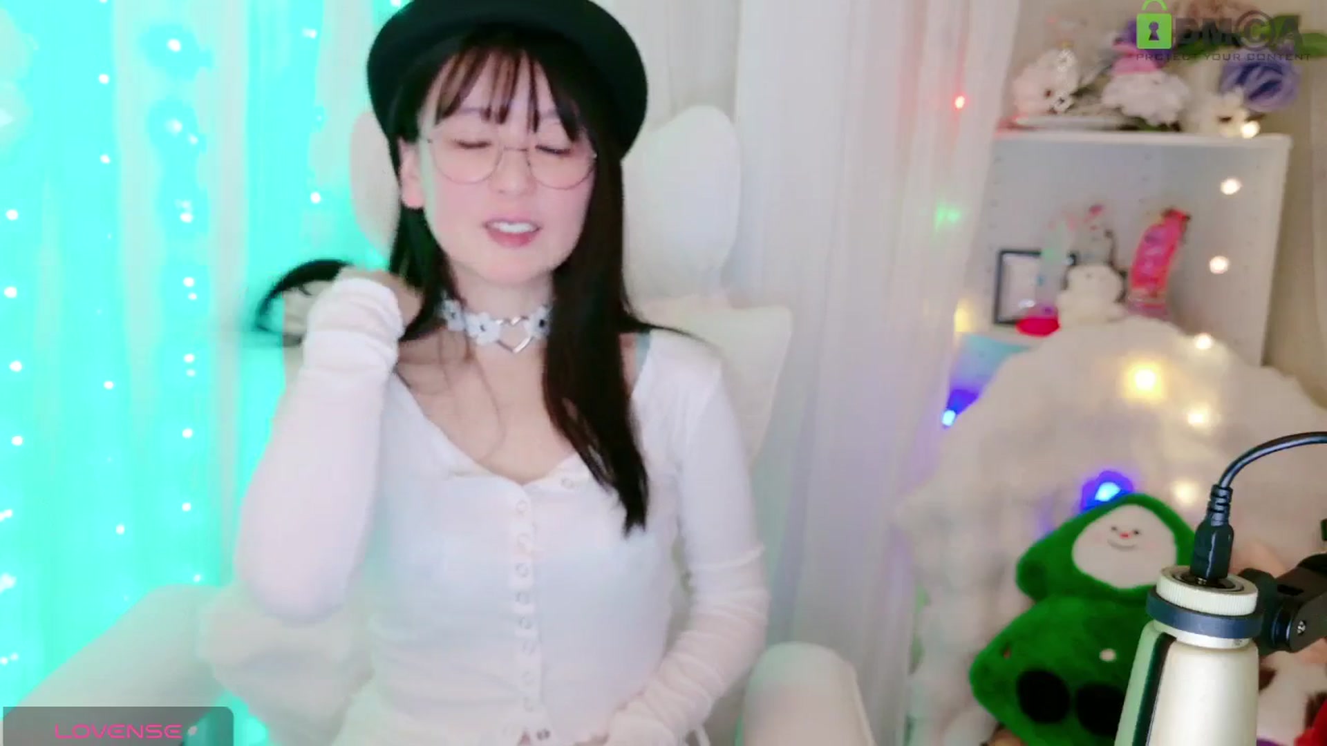 Gallery image thumbnail from meowpafupafu's myfreecams stream on, 04/05/2025, 08:07 image 8 of 20