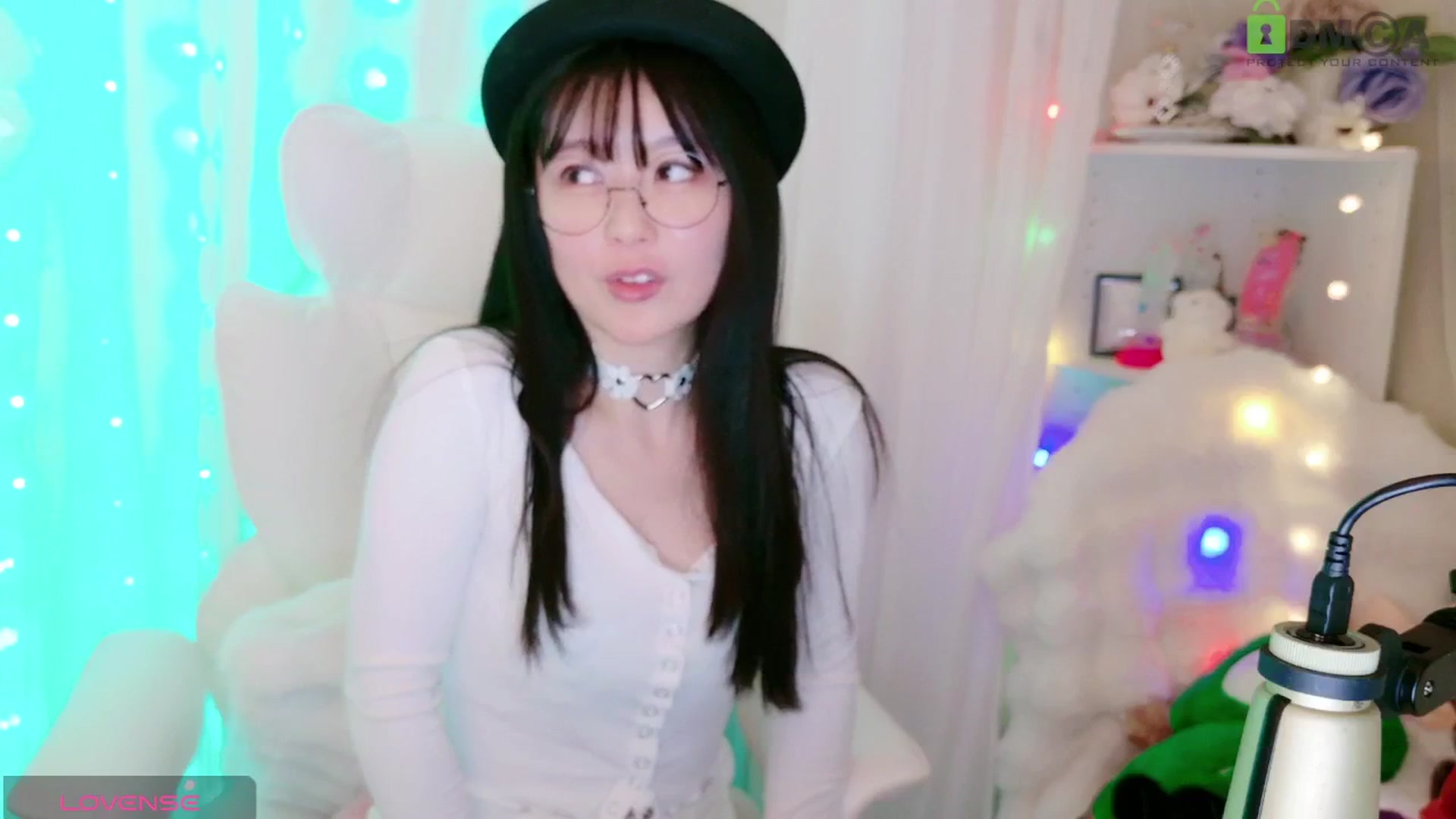 Gallery image thumbnail from meowpafupafu's myfreecams stream on, 04/05/2025, 08:07 image 15 of 20