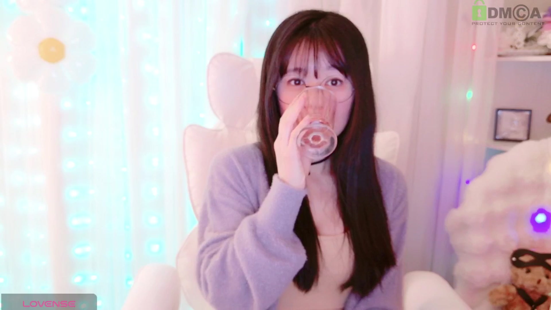 Gallery image thumbnail from meowpafupafu's myfreecams stream on, 04/06/2025, 06:02 image 7 of 20