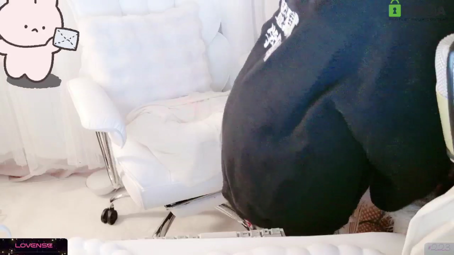 Gallery image thumbnail from meowpafupafu's myfreecams stream on, 04/19/2025, 09:48 image 14 of 20