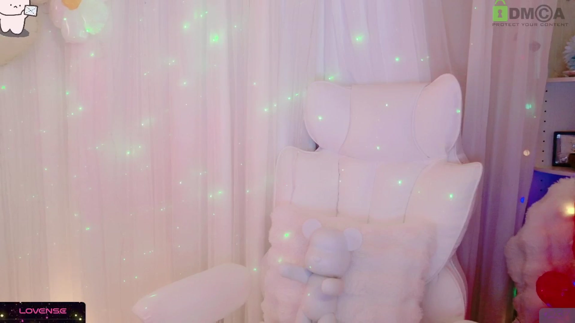 Gallery image thumbnail from meowpafupafu's myfreecams stream on, 04/20/2025, 06:16 image 12 of 20