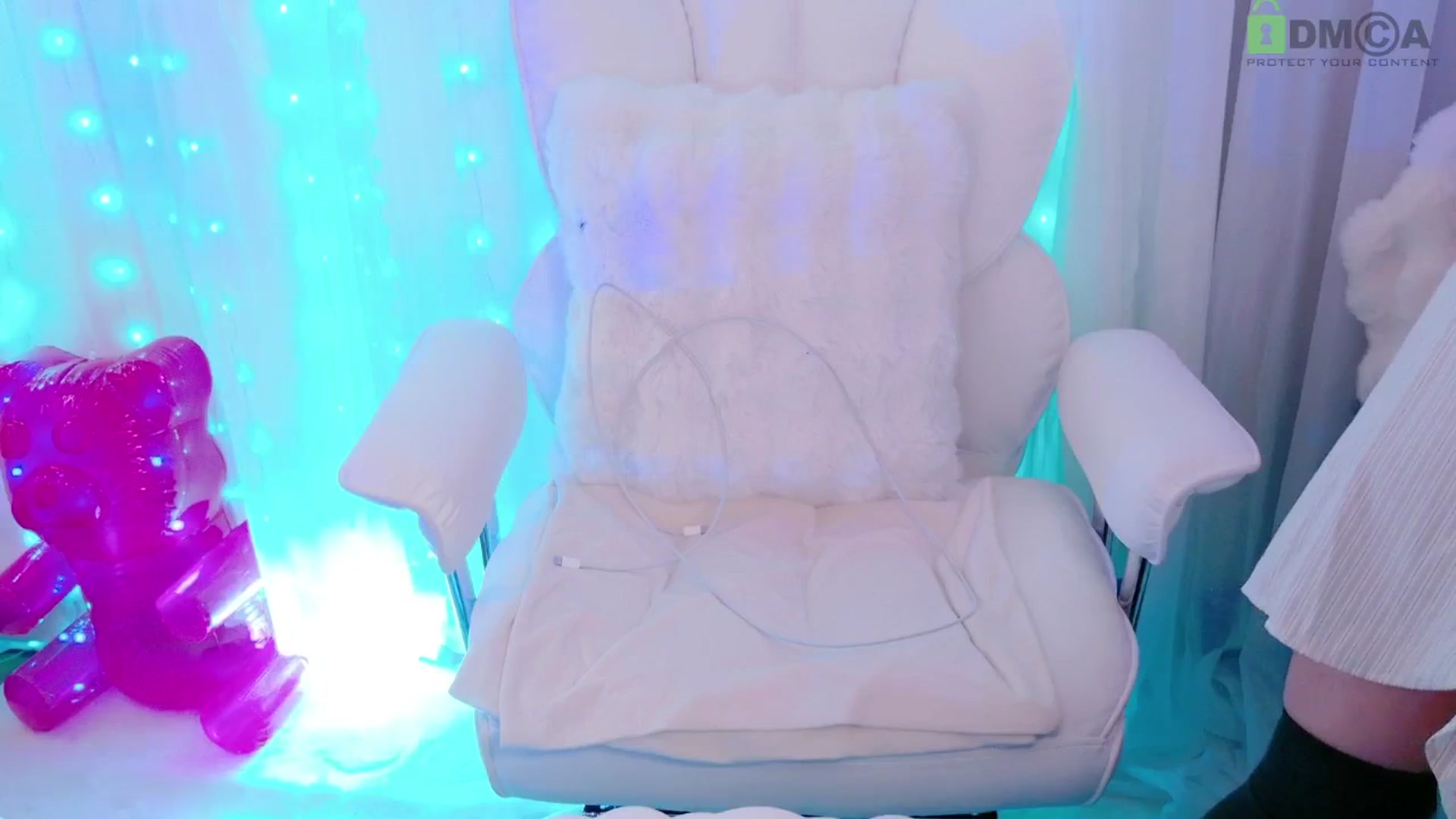 Gallery image thumbnail from meowpafupafu's myfreecams stream on, 04/24/2025, 05:49 image 16 of 20