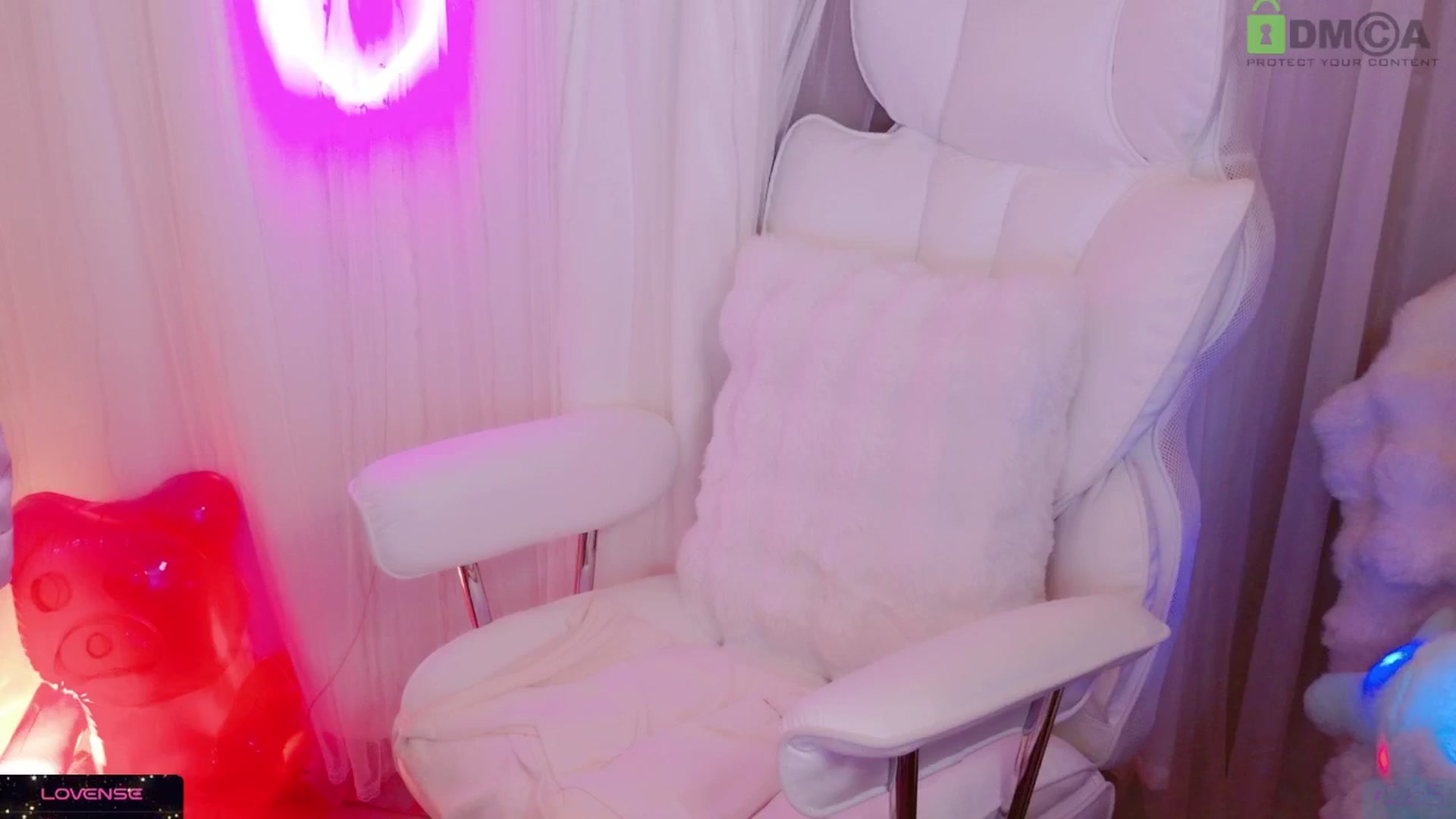 Gallery image thumbnail from meowpafupafu's myfreecams stream on, 04/25/2025, 06:28 image 8 of 20