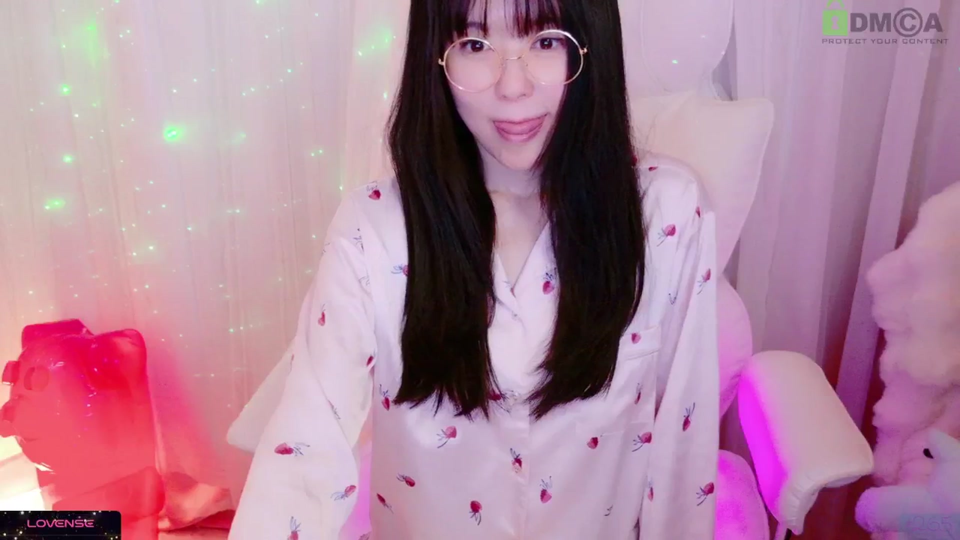 Gallery image thumbnail from meowpafupafu's myfreecams stream on, 04/25/2025, 06:28 image 12 of 20