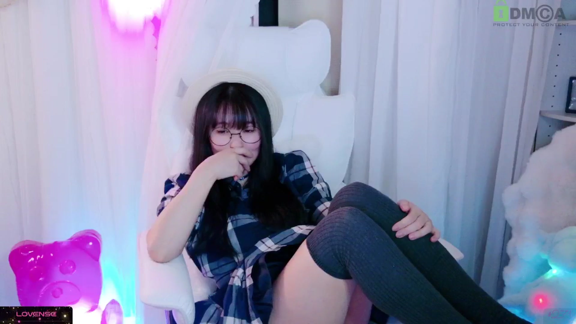 Gallery image thumbnail from meowpafupafu's myfreecams stream on, 04/26/2025, 05:59 image 19 of 20