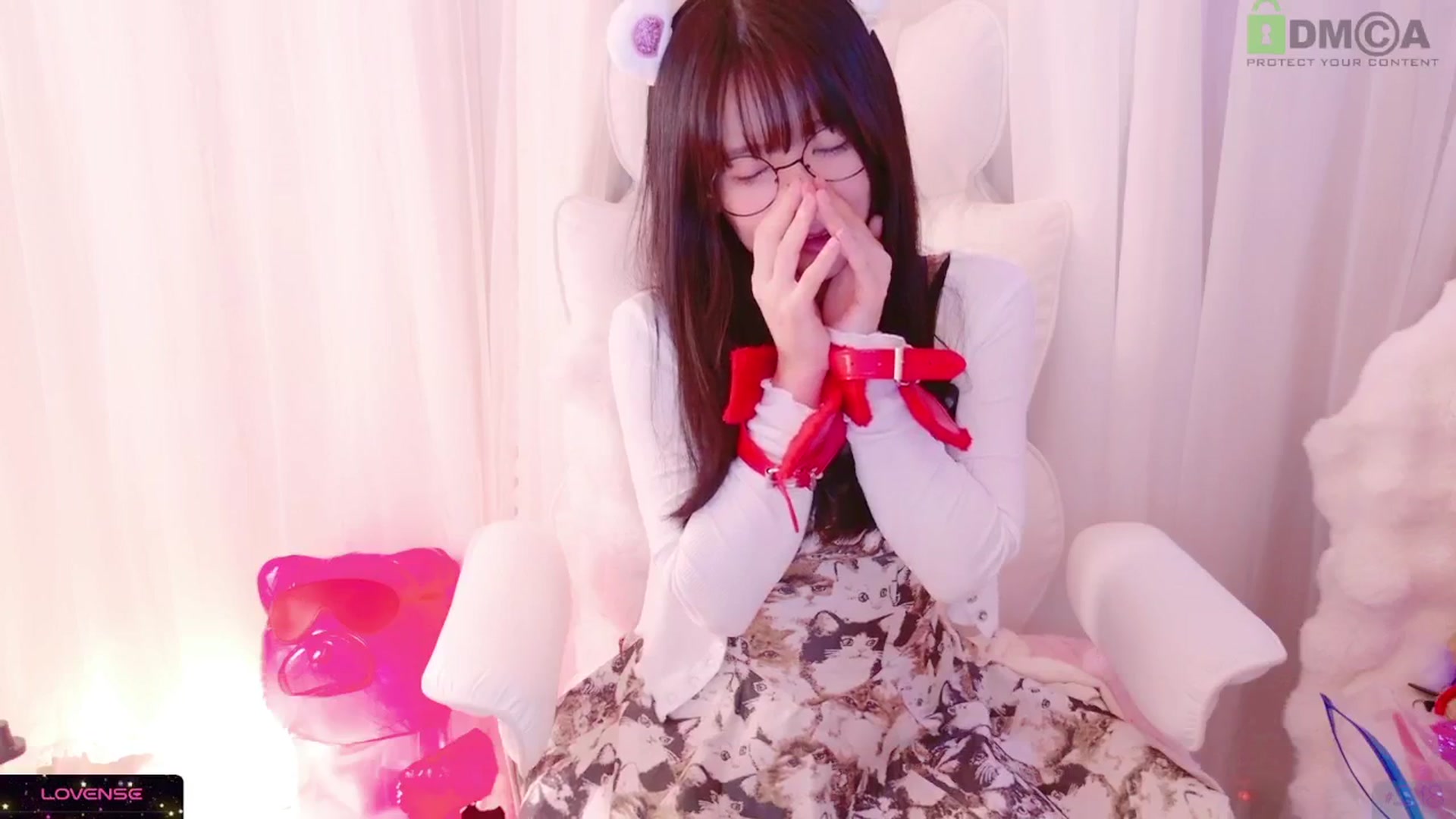 Gallery image thumbnail from meowpafupafu's myfreecams stream on, 04/27/2025, 05:49 image 15 of 20