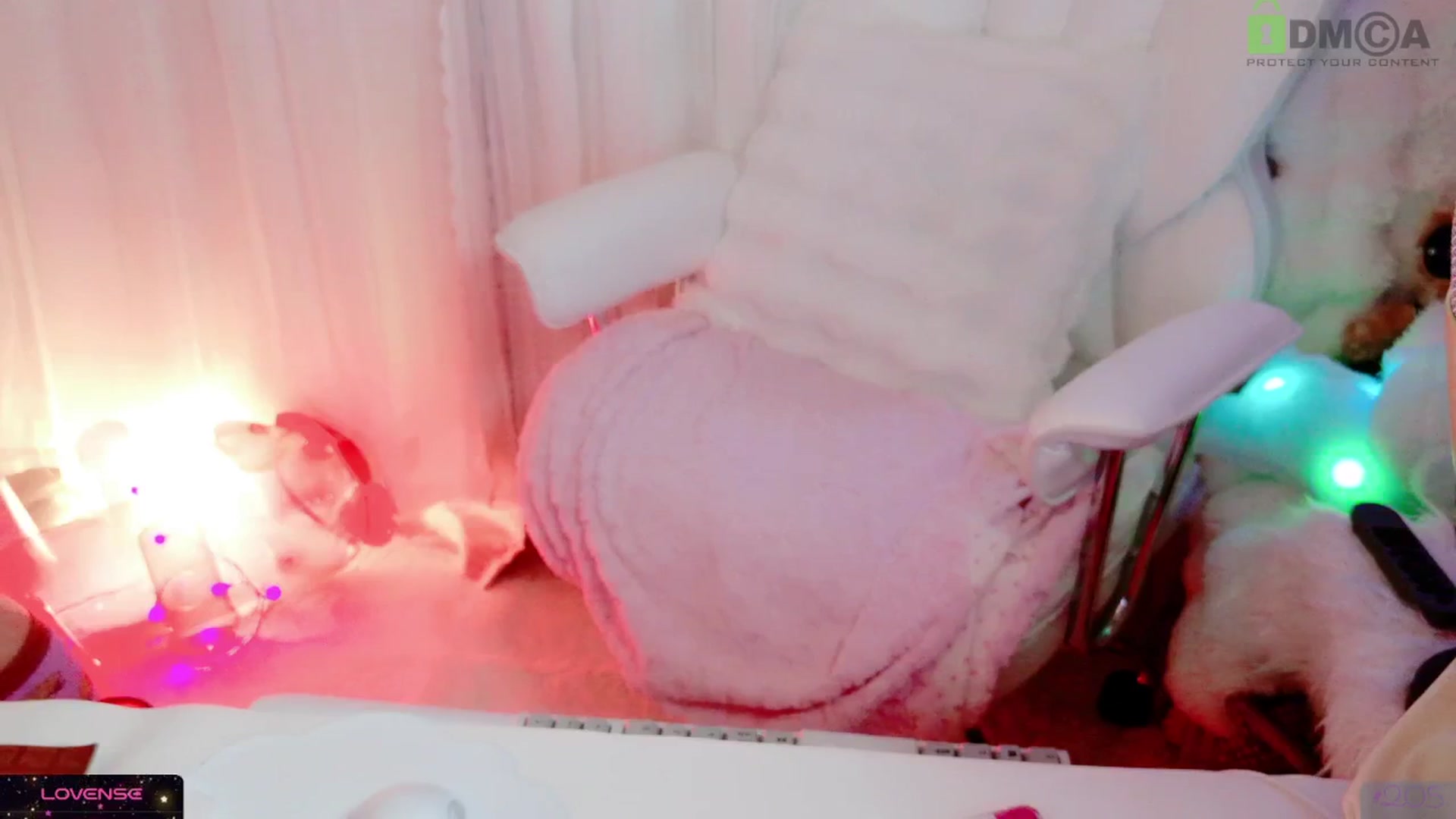 Gallery image thumbnail from meowpafupafu's myfreecams stream on, 04/27/2025, 09:37 image 15 of 20