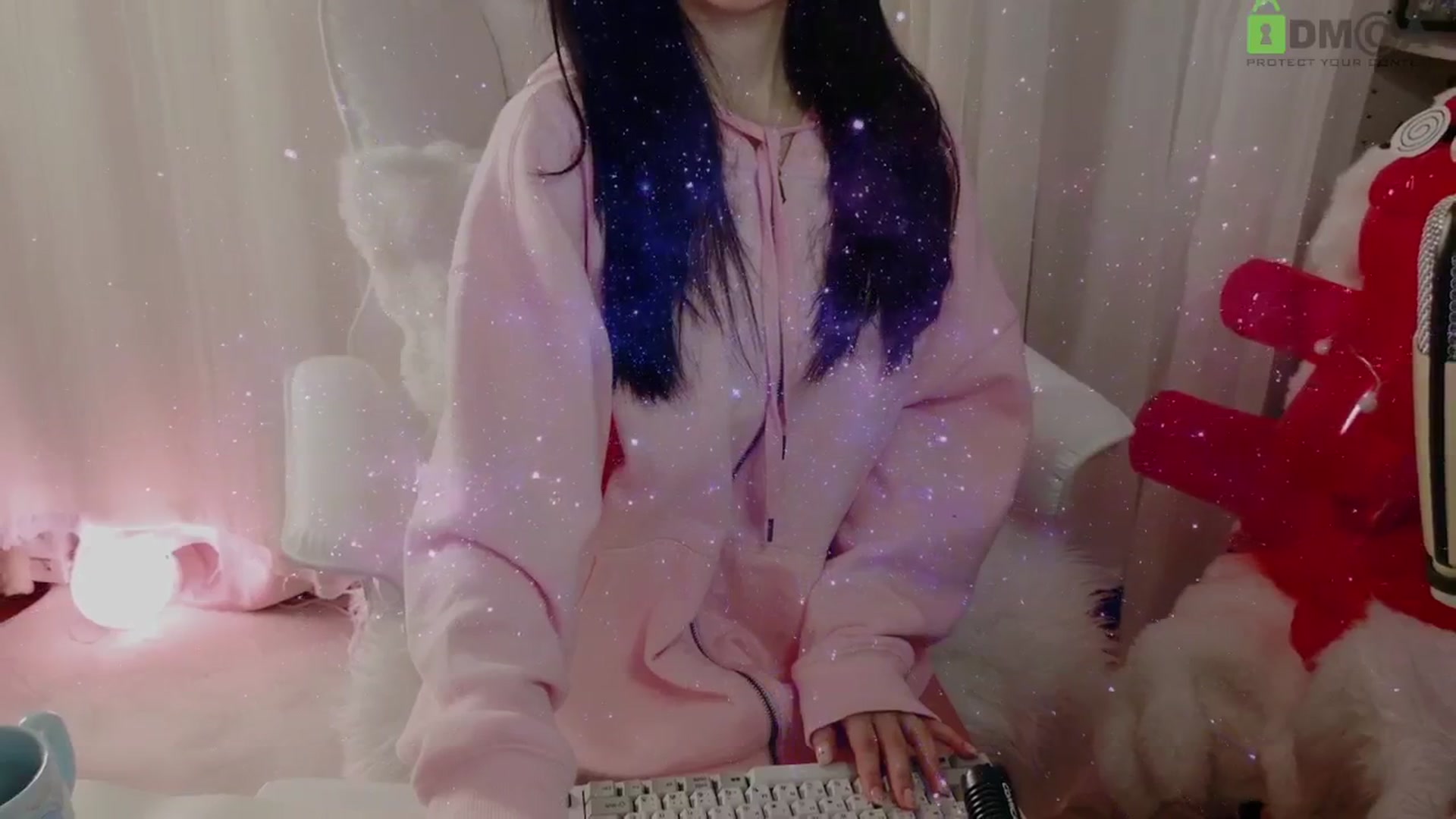 Gallery image thumbnail from meowpafupafu's myfreecams stream on, 05/03/2025, 10:02 image 16 of 20