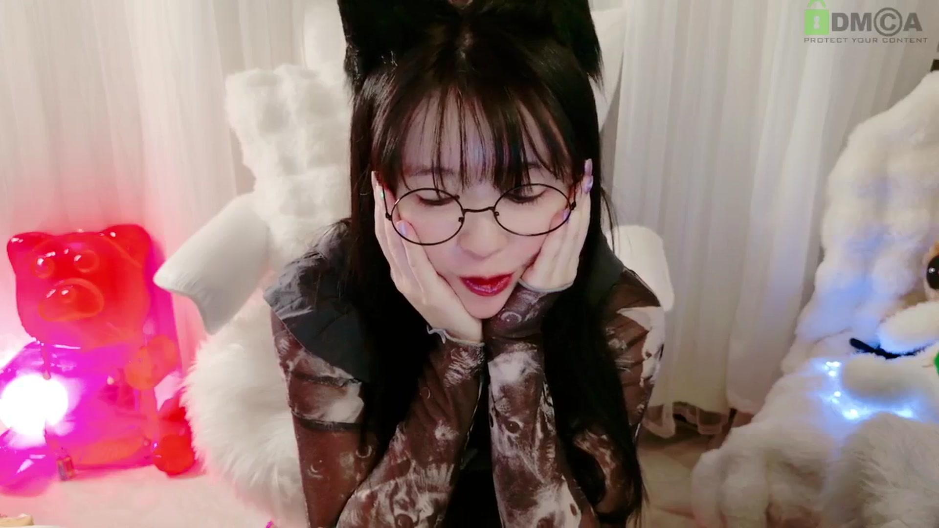 Gallery image thumbnail from meowpafupafu's myfreecams stream on, 05/04/2025, 05:32 image 6 of 20