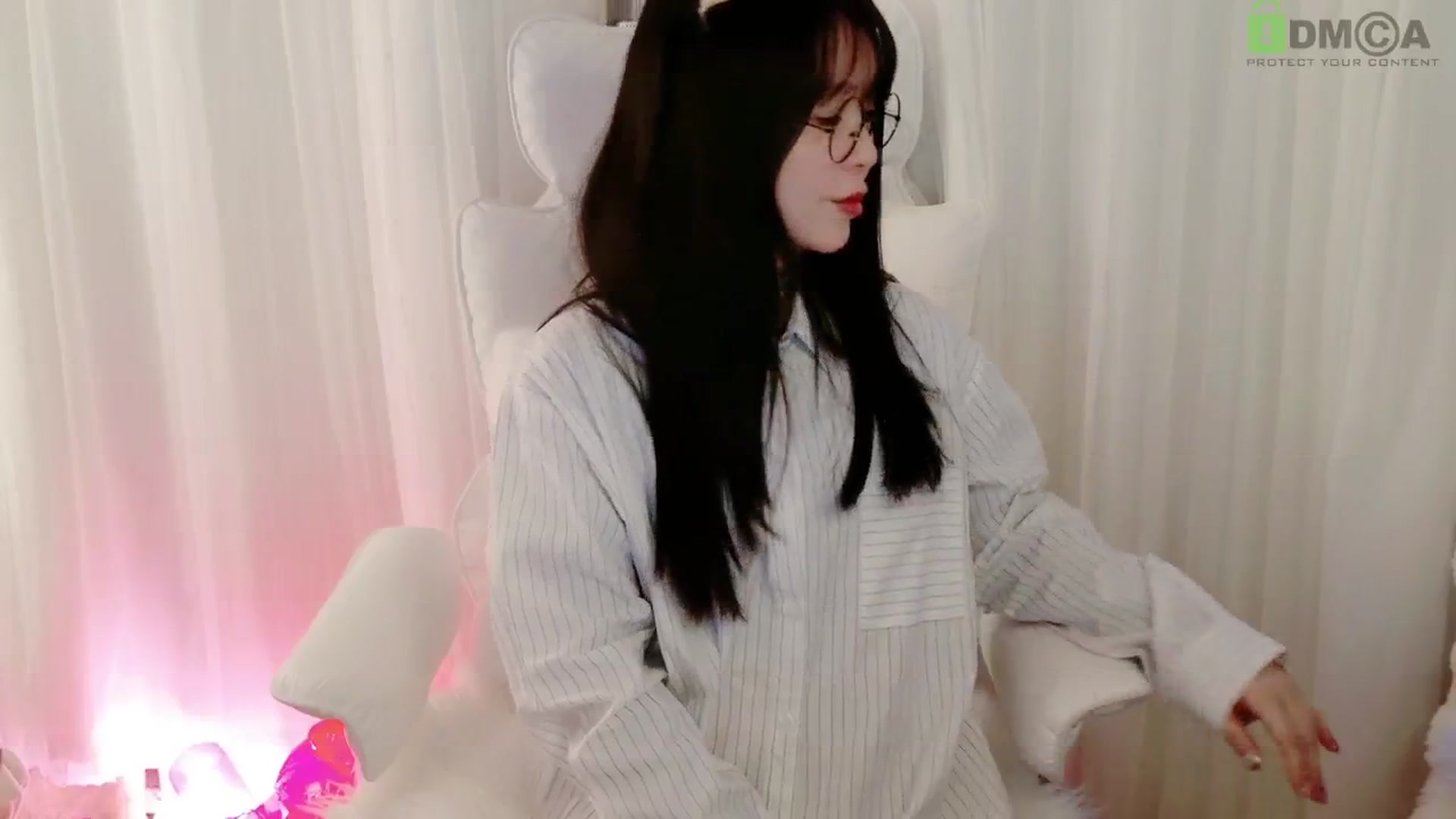 Gallery image thumbnail from meowpafupafu's myfreecams stream on, 05/04/2025, 08:09 image 4 of 20