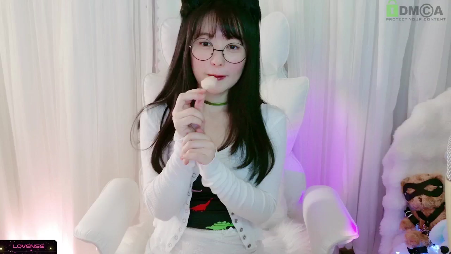 Gallery image thumbnail from meowpafupafu's myfreecams stream on, 05/08/2025, 05:48 image 3 of 20