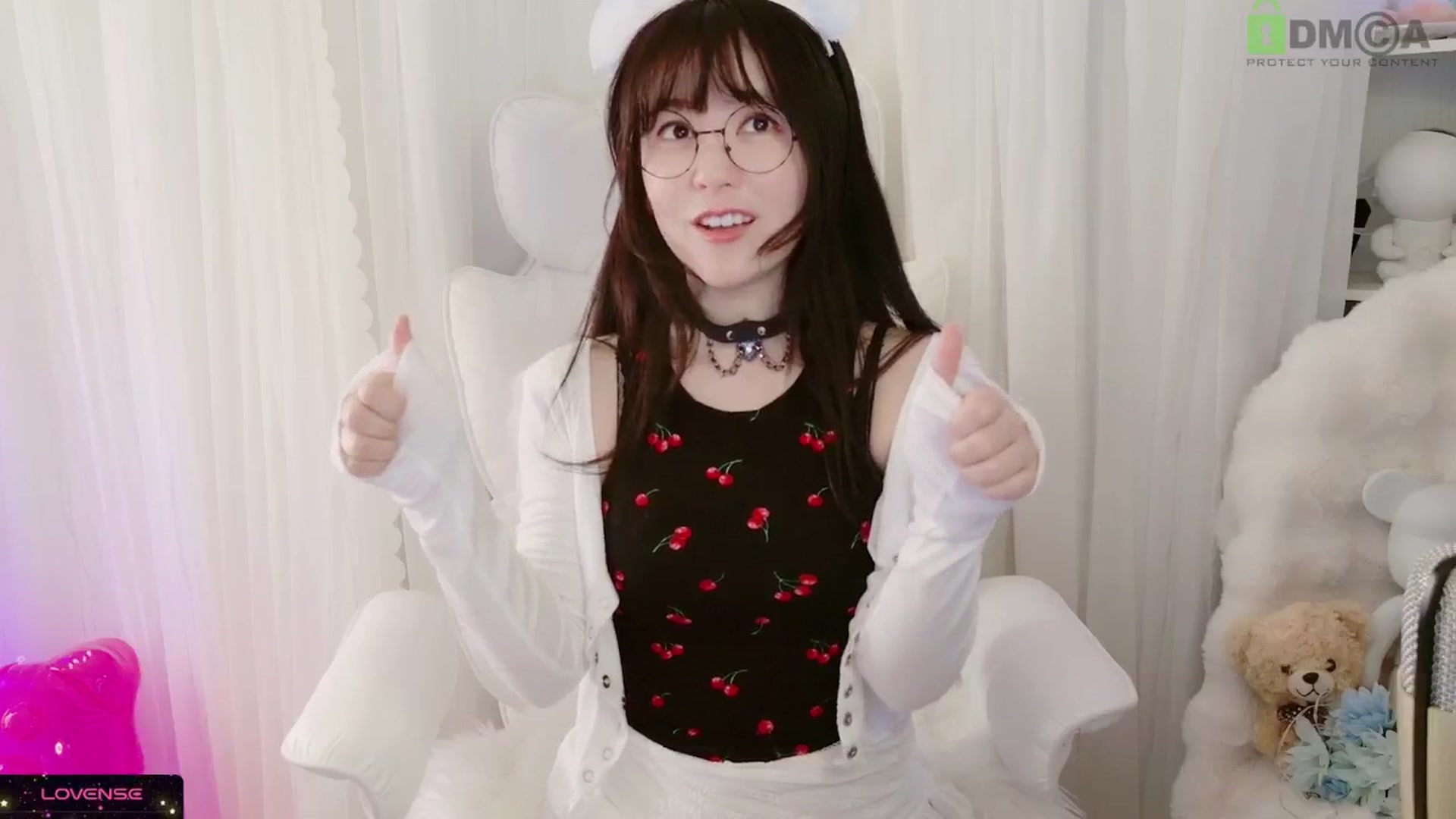 Gallery image thumbnail from meowpafupafu's myfreecams stream on, 05/17/2025, 08:03 image 19 of 20