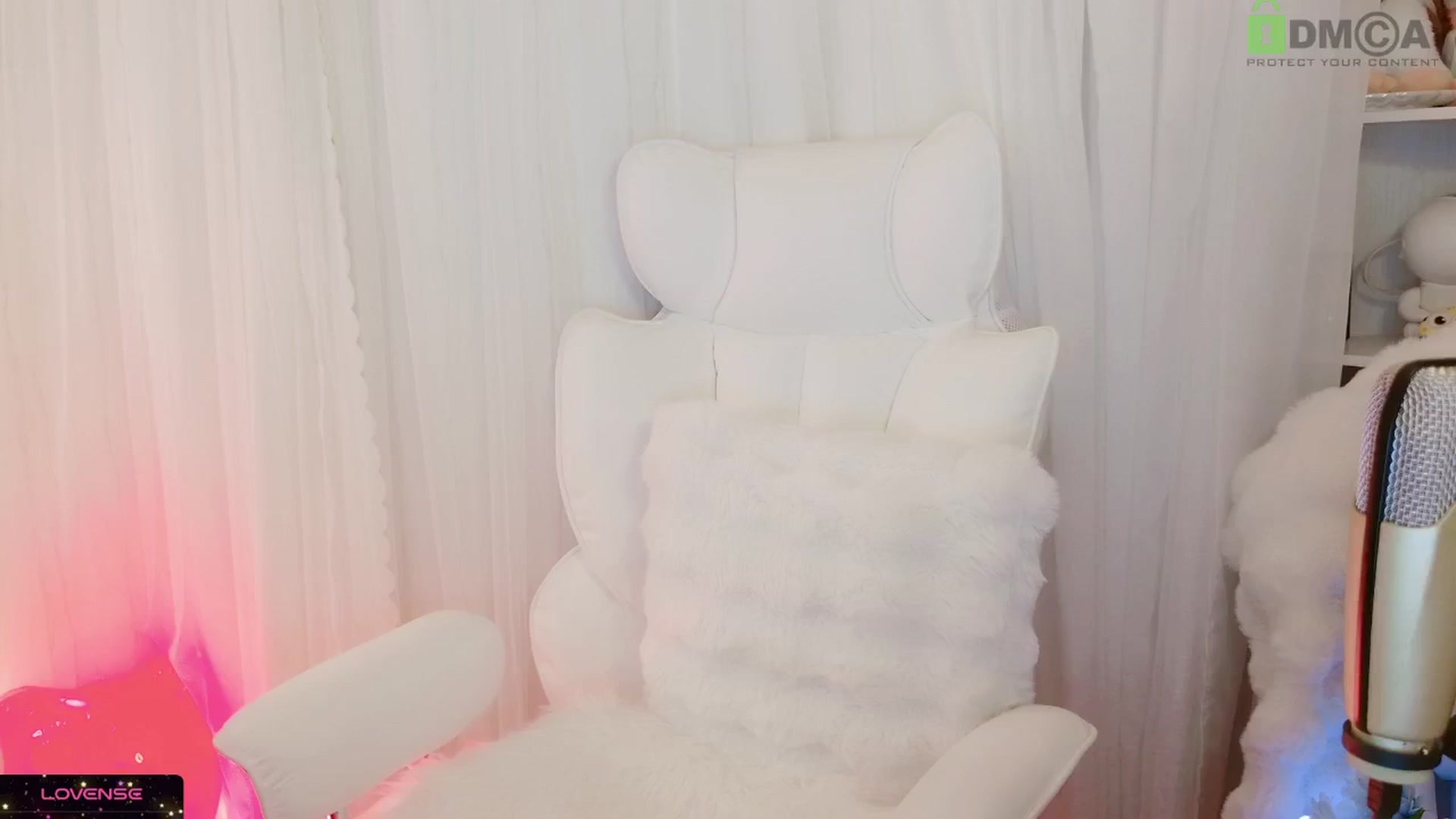 Gallery image thumbnail from meowpafupafu's myfreecams stream on, 05/18/2025, 06:47 image 10 of 20