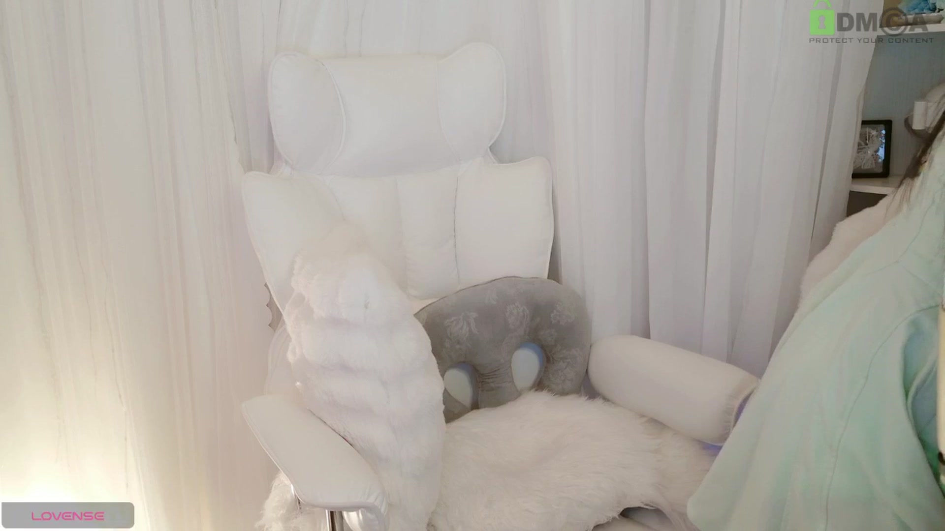 Gallery image thumbnail from meowpafupafu's myfreecams stream on, 06/08/2025, 04:48 image 5 of 20