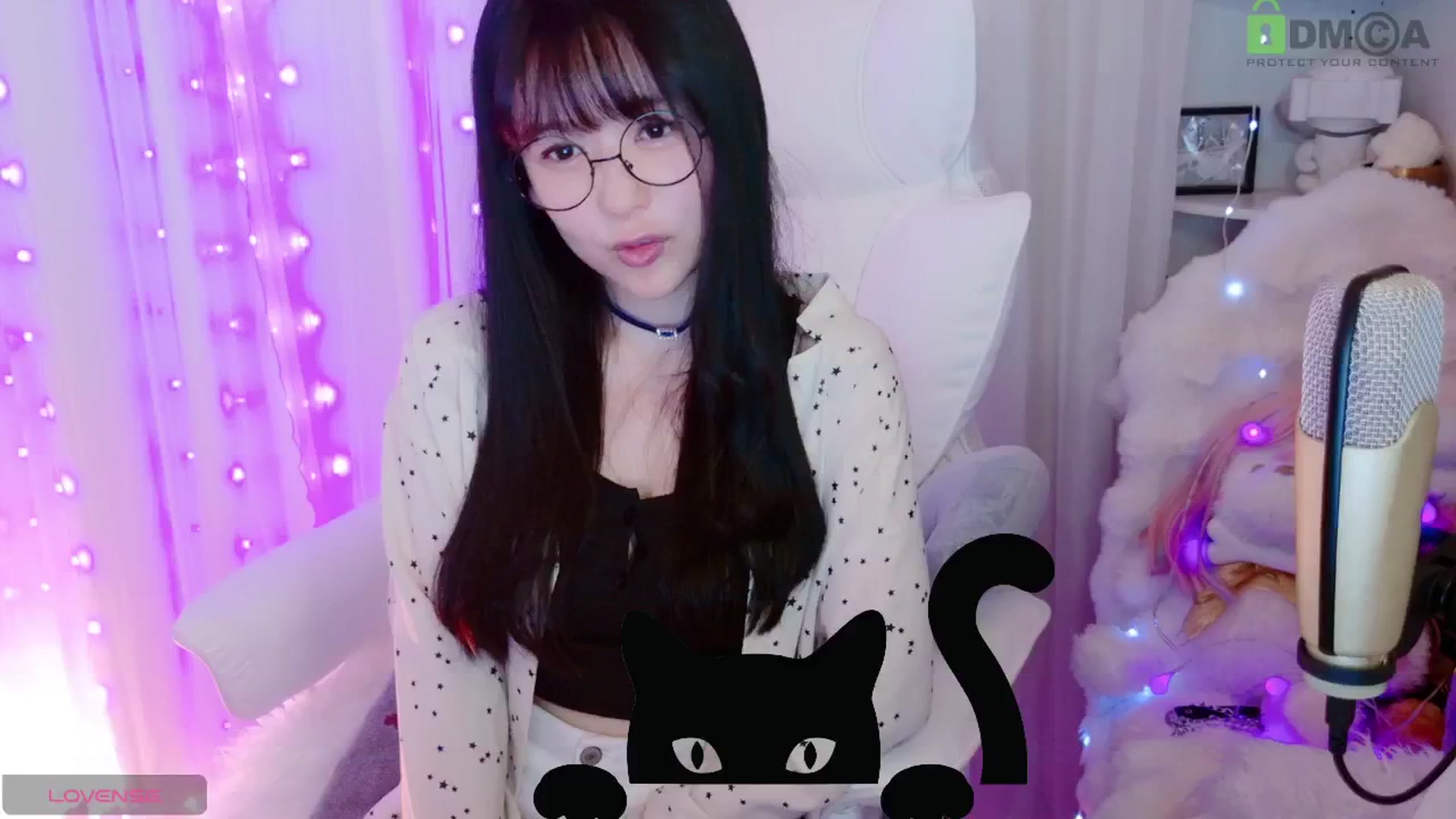 Gallery image thumbnail from meowpafupafu's myfreecams stream on, 06/15/2025, 07:33 image 5 of 20