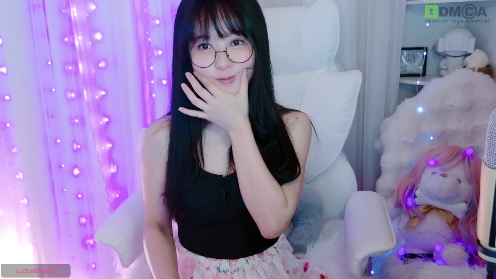 Gallery image thumbnail from meowpafupafu's myfreecams stream on, 06/15/2025, 07:33 image 16 of 20