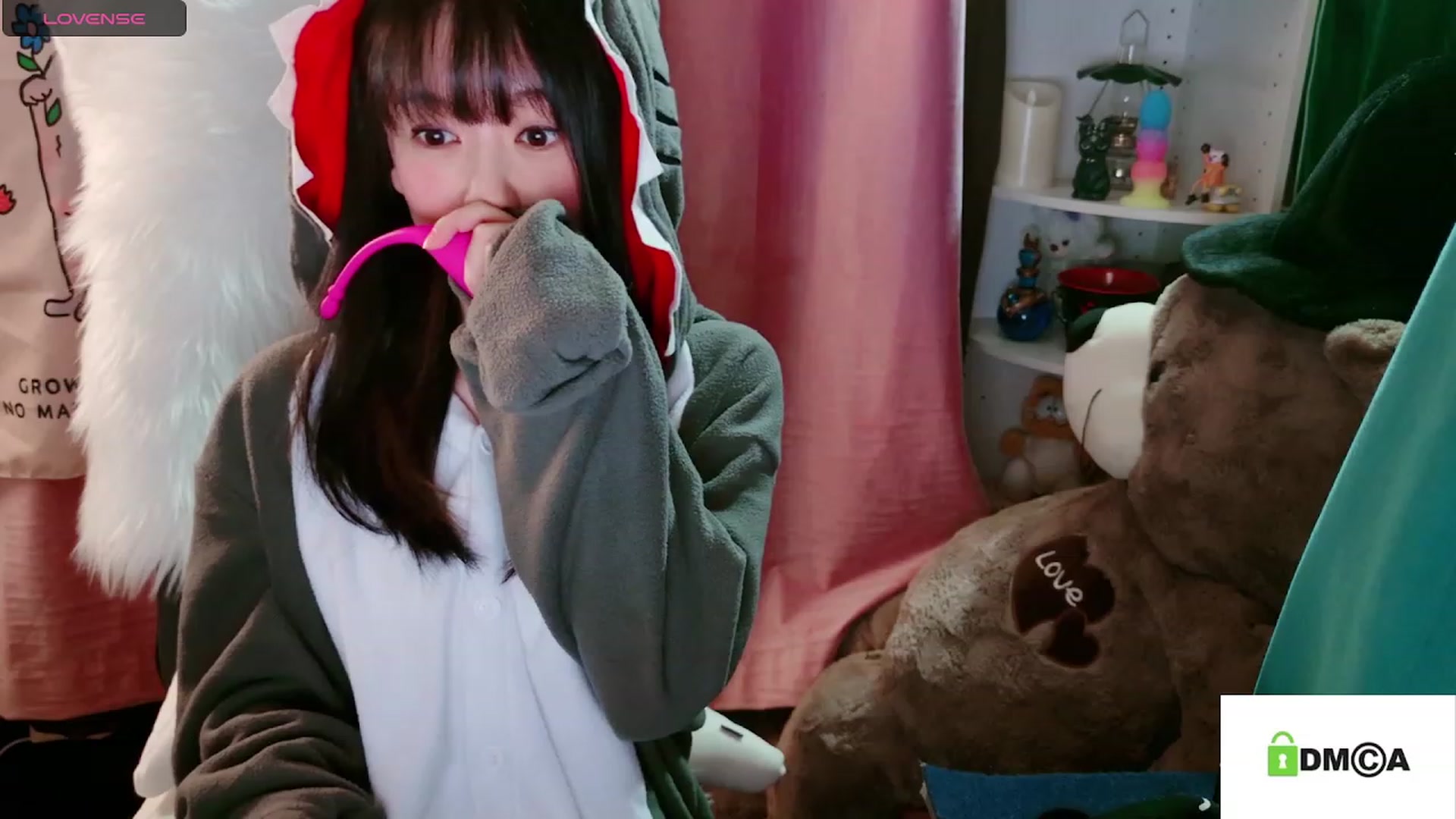 Gallery image thumbnail from meows's myfreecams stream on, 10/21/2023, 05:51 image 3 of 20