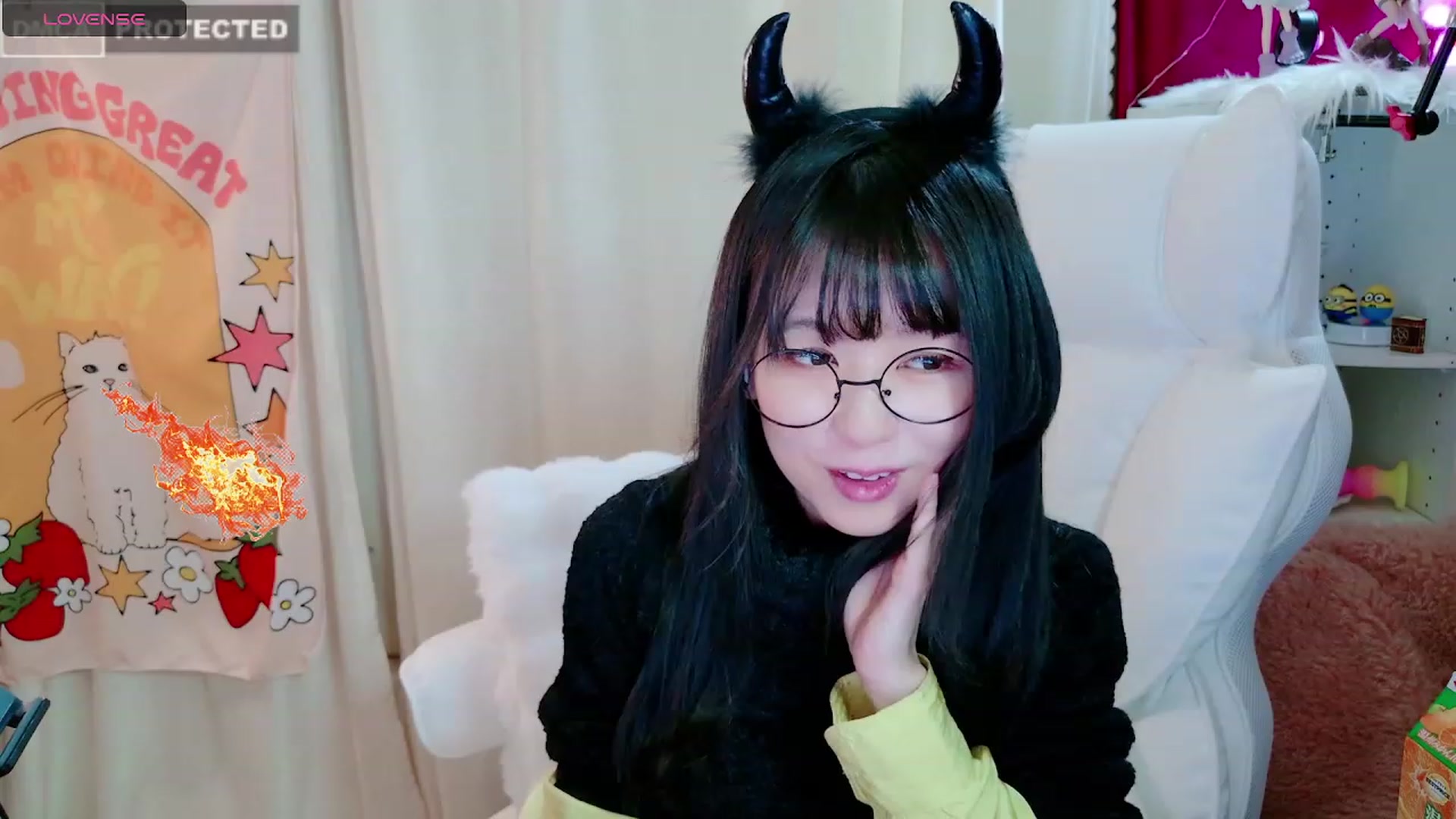 Gallery image thumbnail from meows's myfreecams stream on, 03/03/2024, 06:42 image 10 of 20