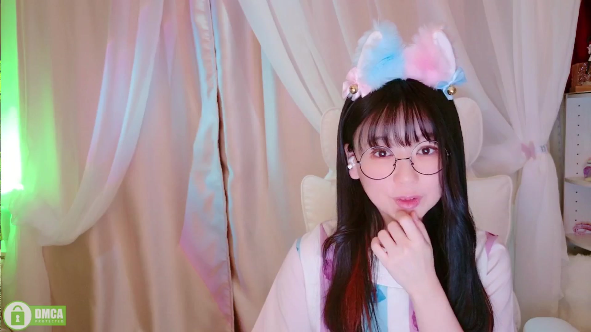 Gallery image thumbnail from meows's myfreecams stream on, 03/17/2024, 06:09 image 5 of 20