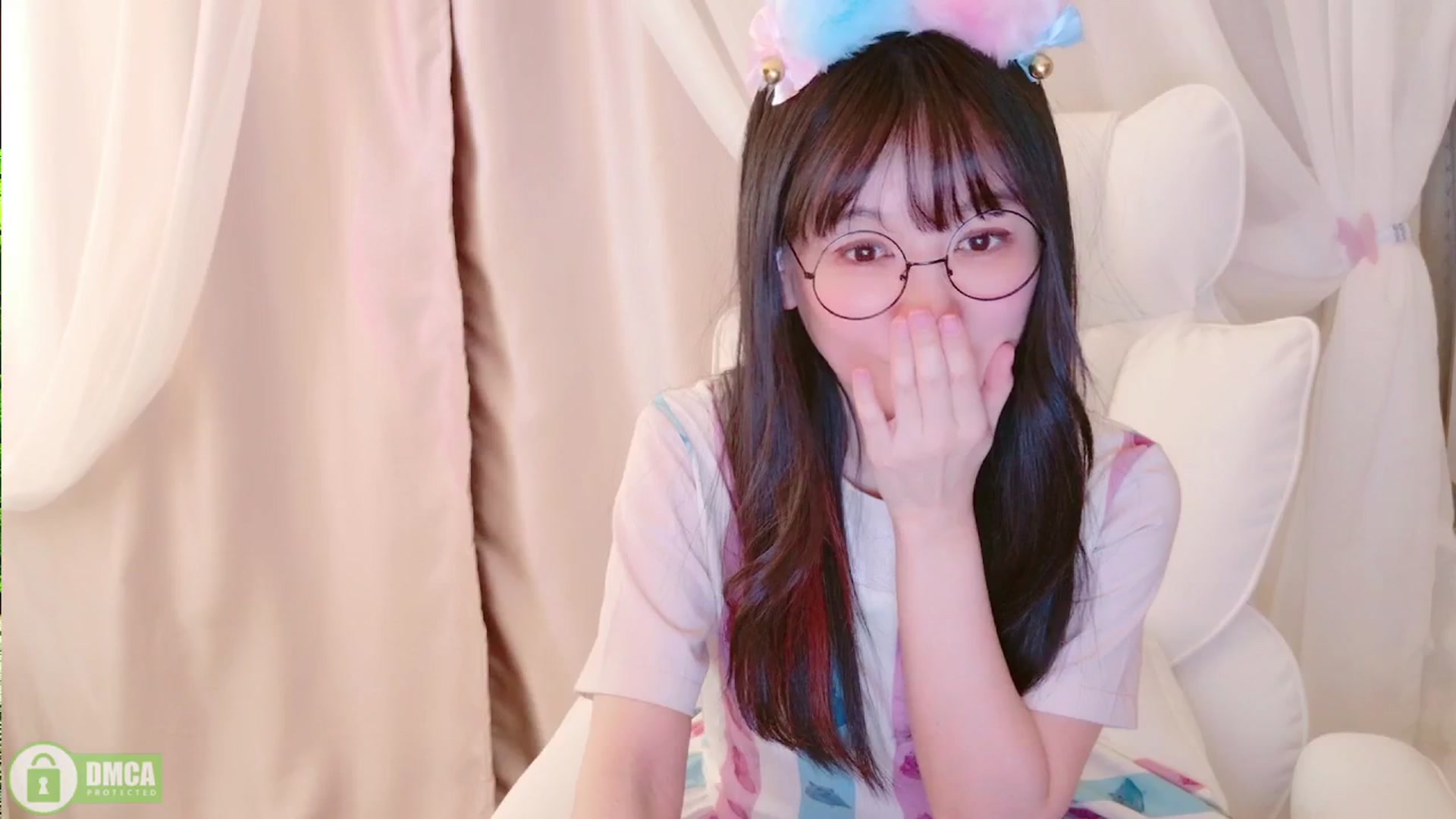 Gallery image thumbnail from meows's myfreecams stream on, 03/17/2024, 06:41 image 16 of 20