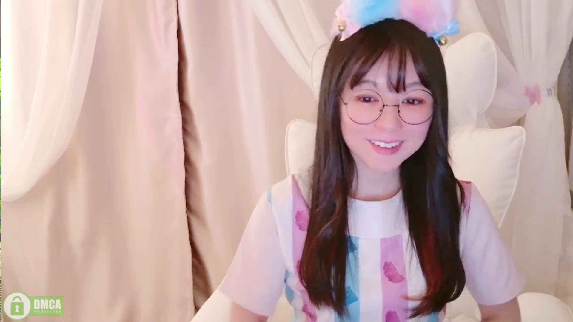 Gallery image thumbnail from meows's myfreecams stream on, 03/17/2024, 06:41 image 10 of 20