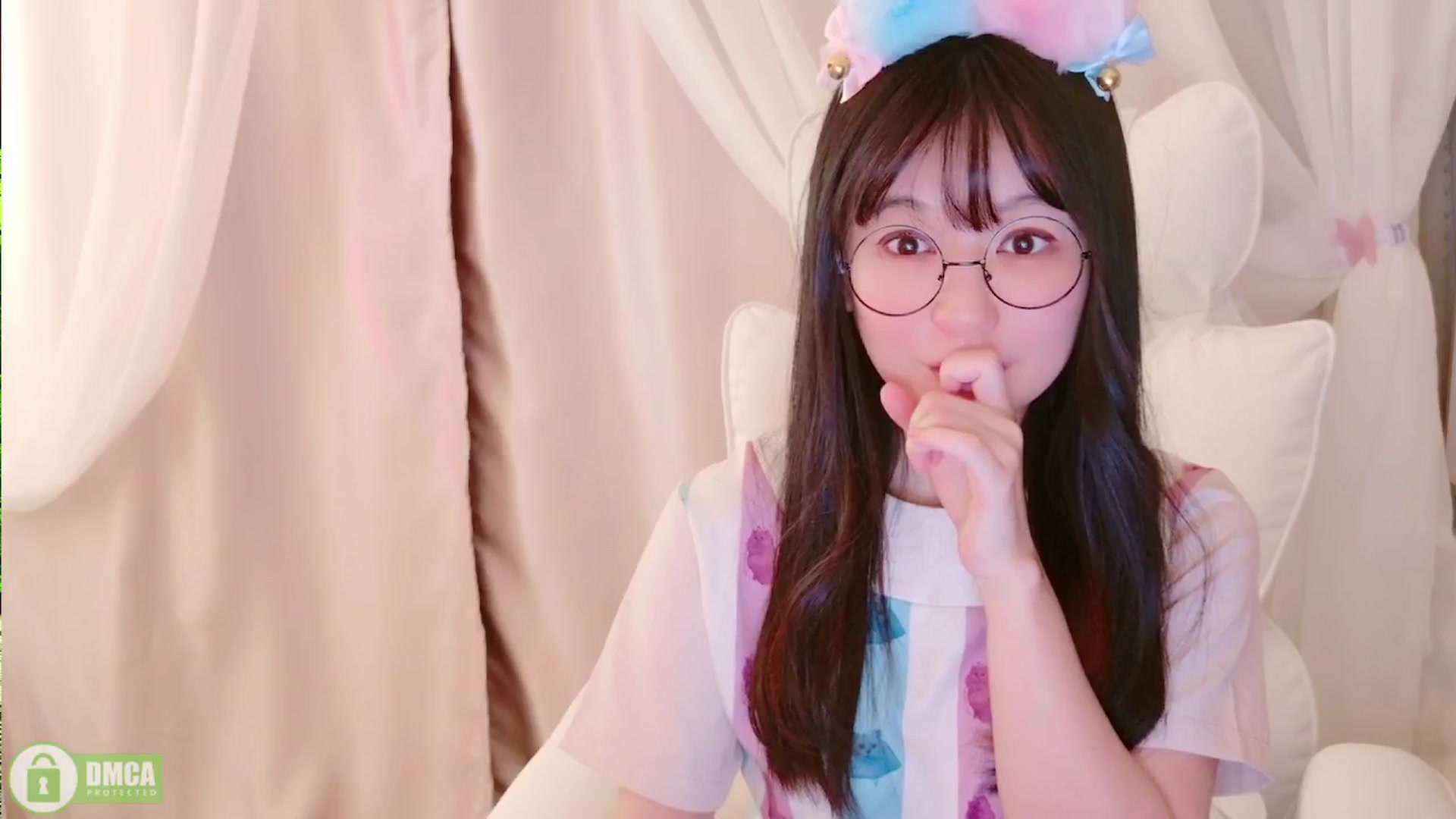 Gallery image thumbnail from meows's myfreecams stream on, 03/17/2024, 06:41 image 7 of 20
