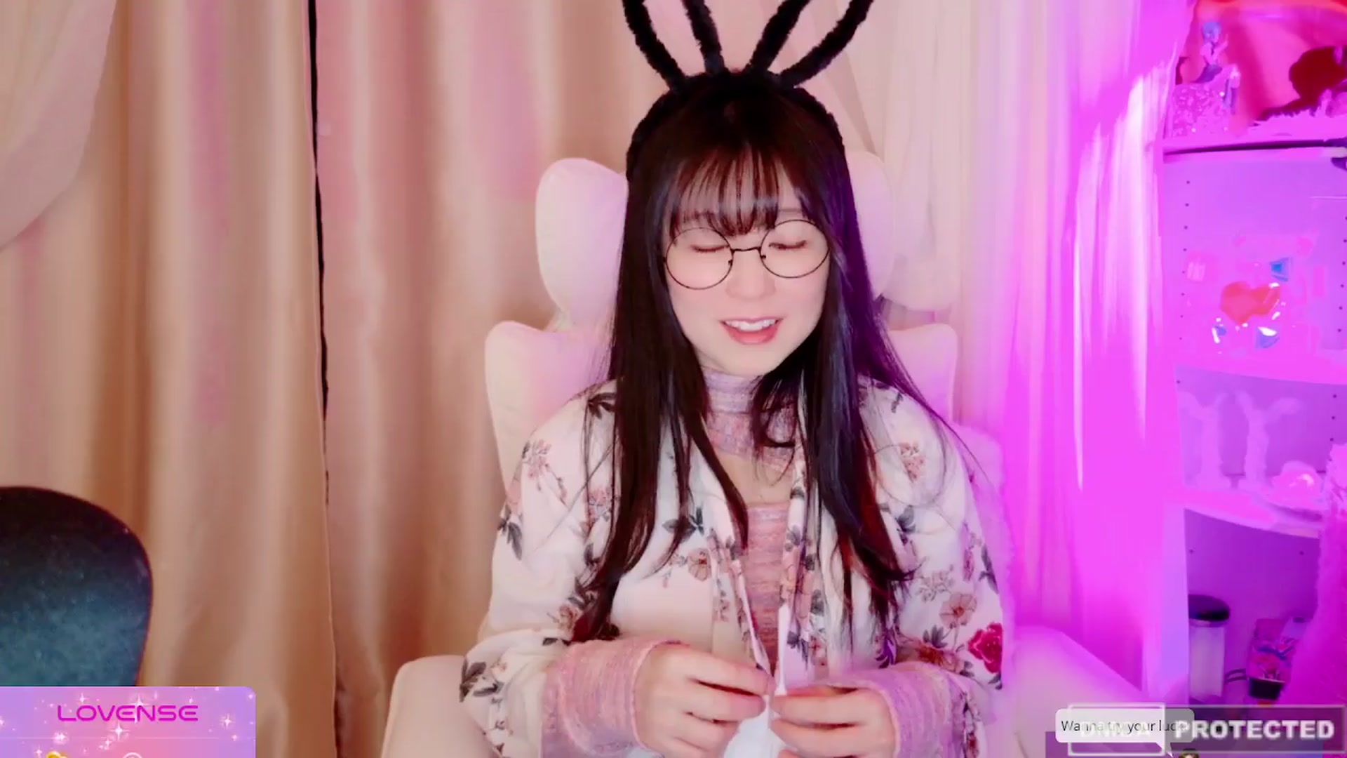 Gallery image thumbnail from meows's myfreecams stream on, 03/21/2024, 05:17 image 12 of 20
