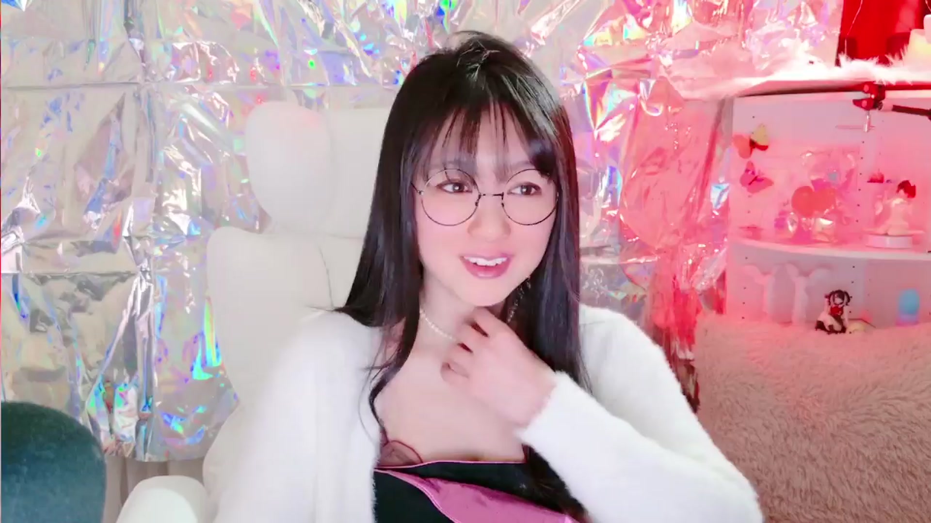 Gallery image thumbnail from meows's myfreecams stream on, 03/23/2024, 06:33 image 14 of 20