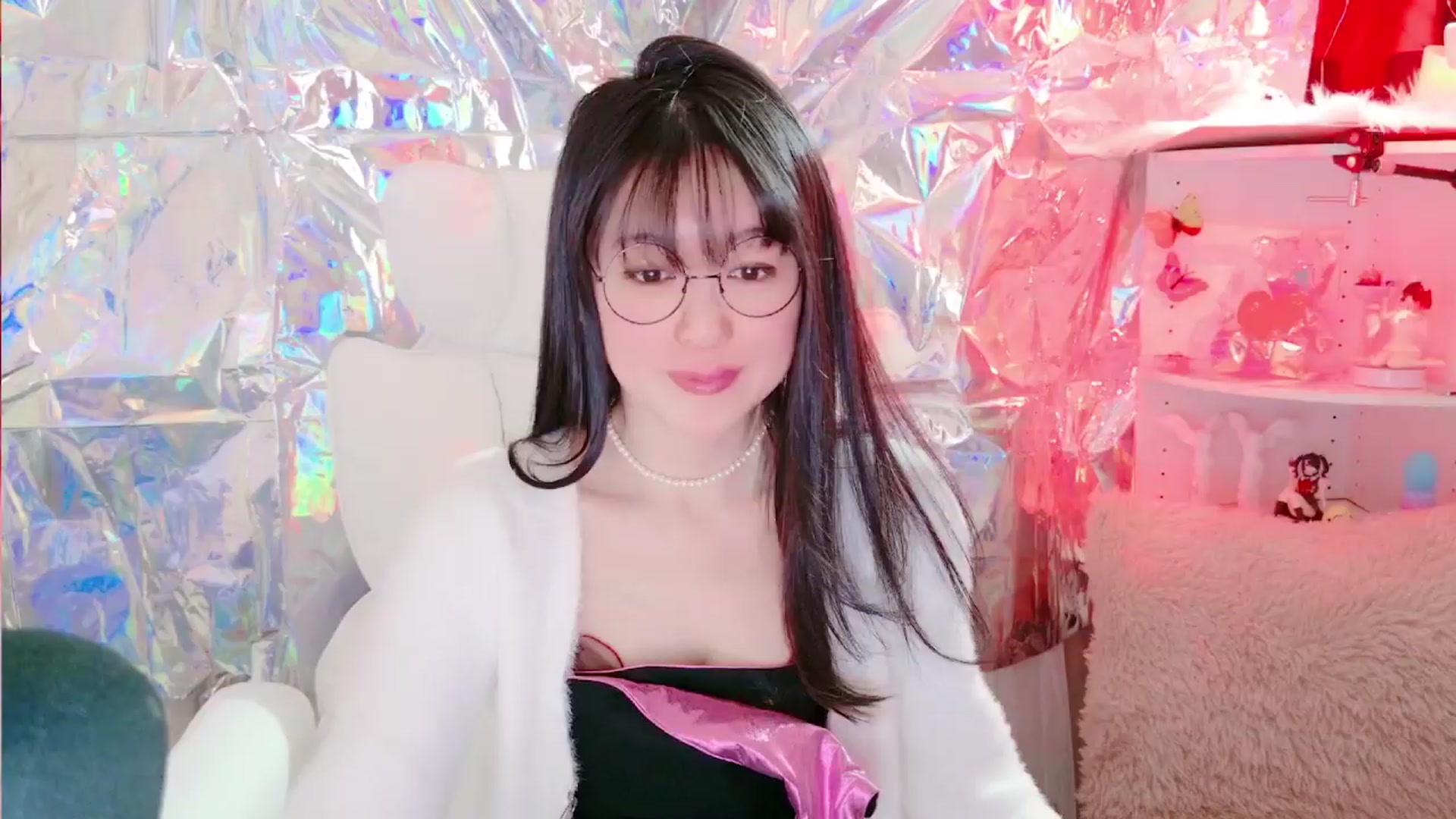 Gallery image thumbnail from meows's myfreecams stream on, 03/23/2024, 06:33 image 7 of 20