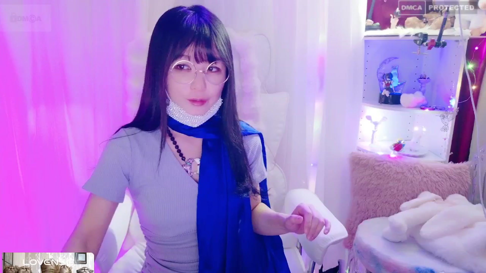 Gallery image thumbnail from meows's myfreecams stream on, 04/28/2024, 05:43 image 18 of 20