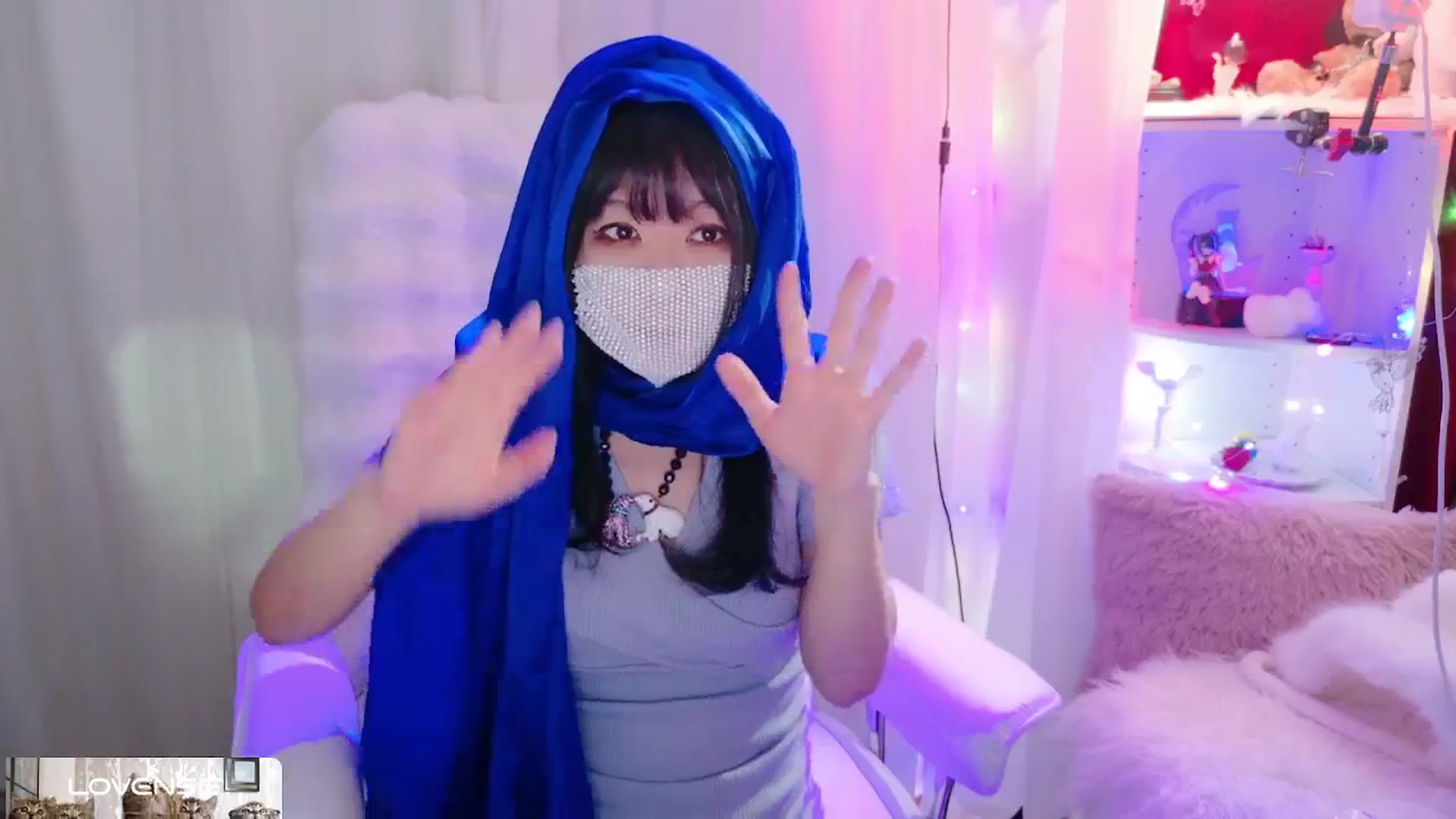 Gallery image thumbnail from meows's myfreecams stream on, 04/28/2024, 05:43 image 4 of 20