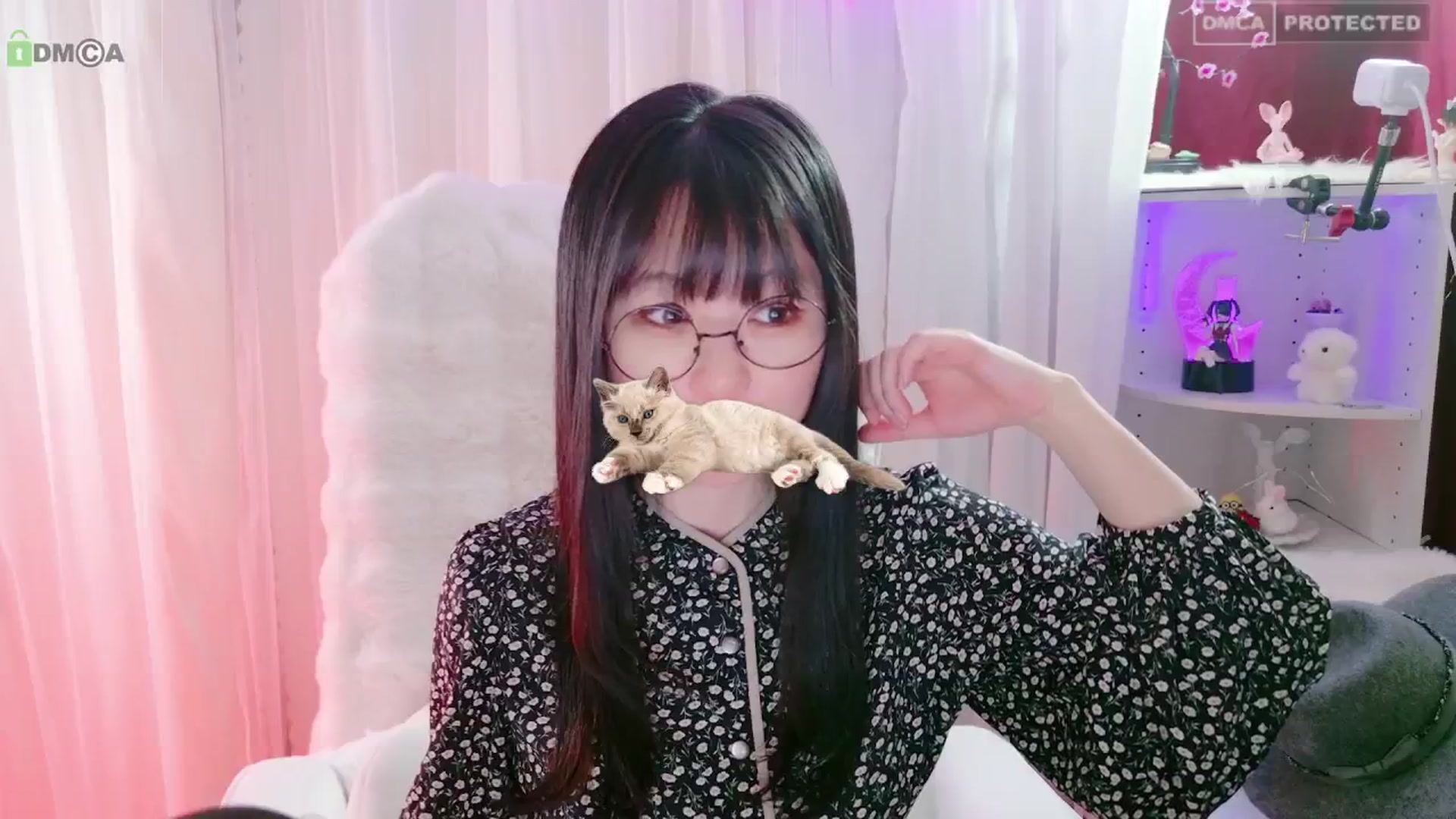 Gallery image thumbnail from meows's myfreecams stream on, 05/02/2024, 07:00 image 18 of 20