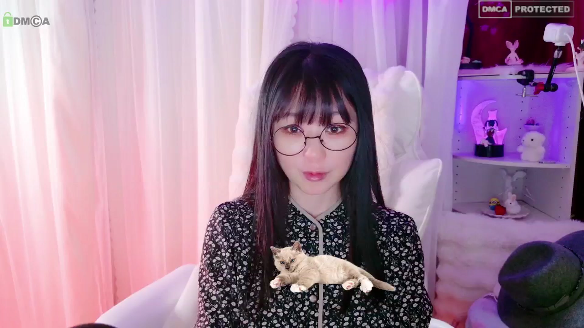 Gallery image thumbnail from meows's myfreecams stream on, 05/02/2024, 07:00 image 9 of 20