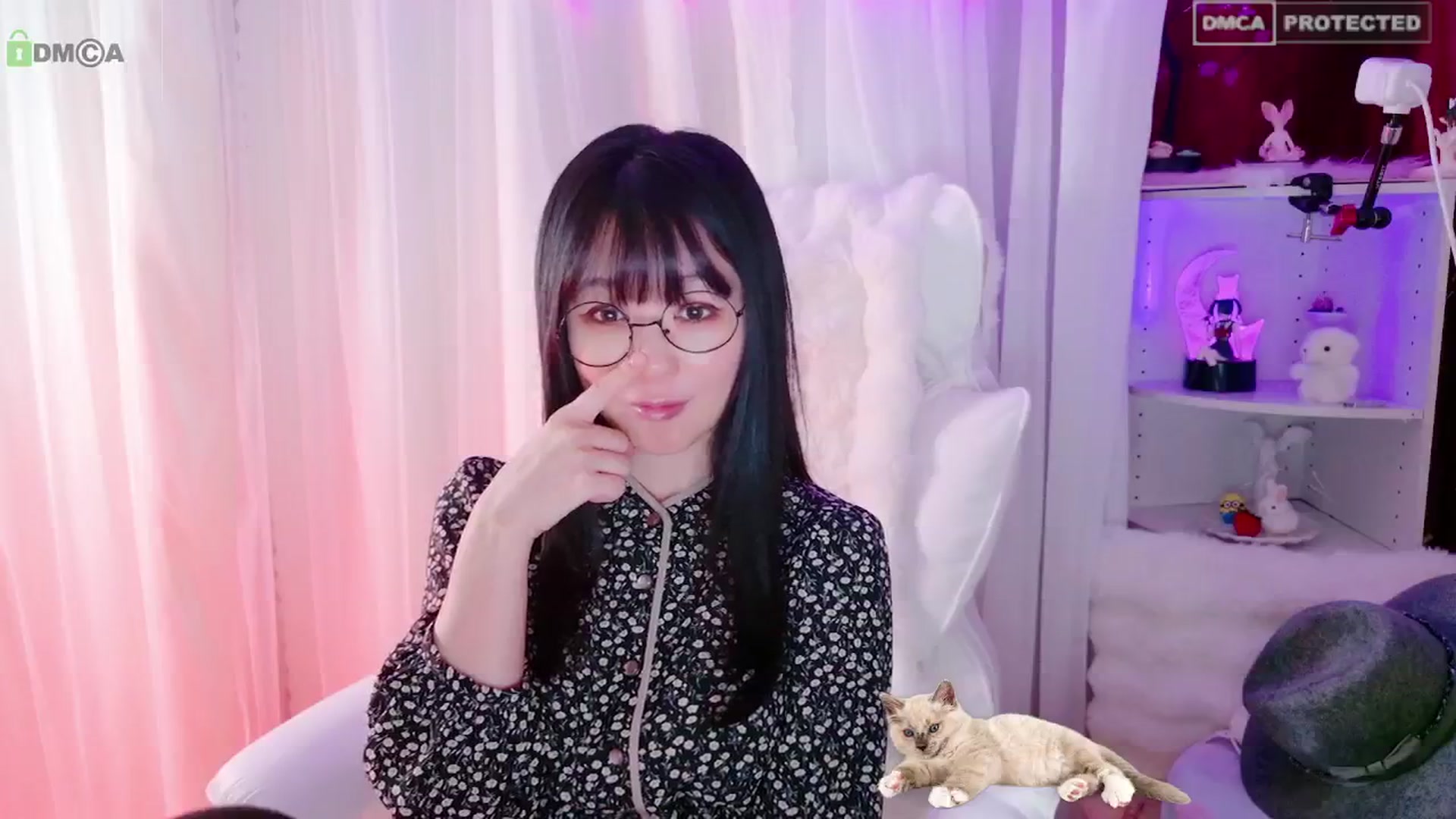 Gallery image thumbnail from meows's myfreecams stream on, 05/02/2024, 07:00 image 13 of 20