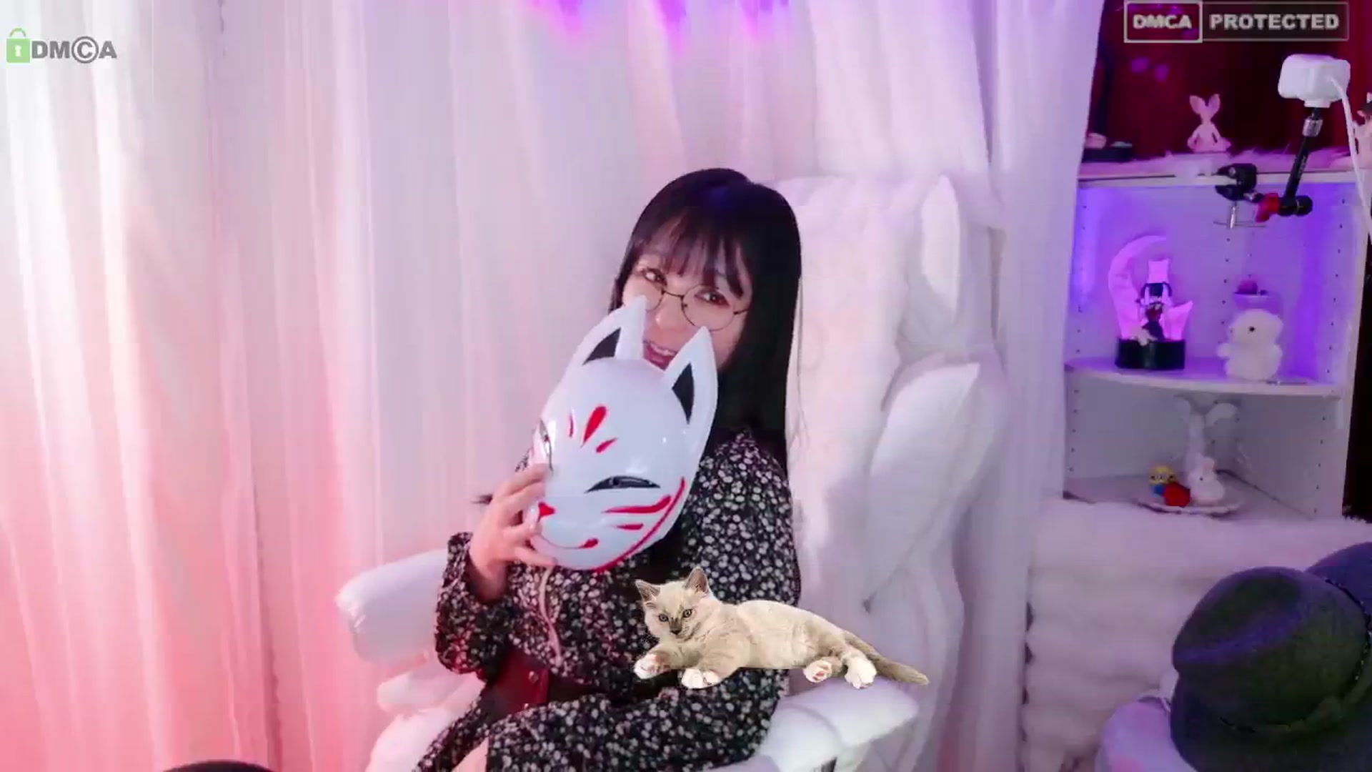 Gallery image thumbnail from meows's myfreecams stream on, 05/02/2024, 07:00 image 11 of 20