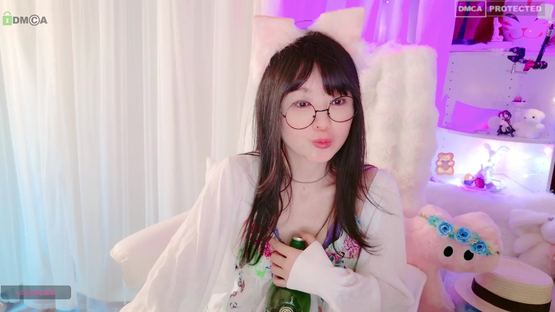 Gallery image thumbnail from meows's myfreecams stream on, 05/05/2024, 06:06 image 6 of 20