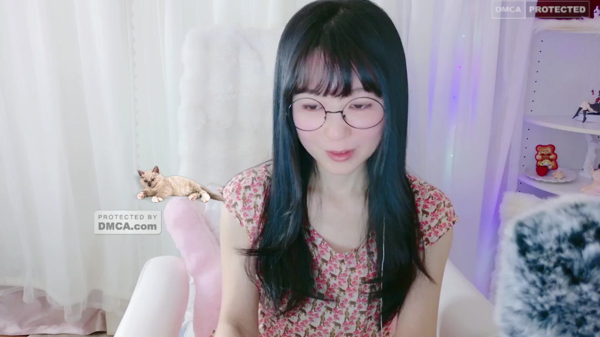 Gallery image thumbnail from meows's myfreecams stream on, 05/19/2024, 04:56 image 18 of 20