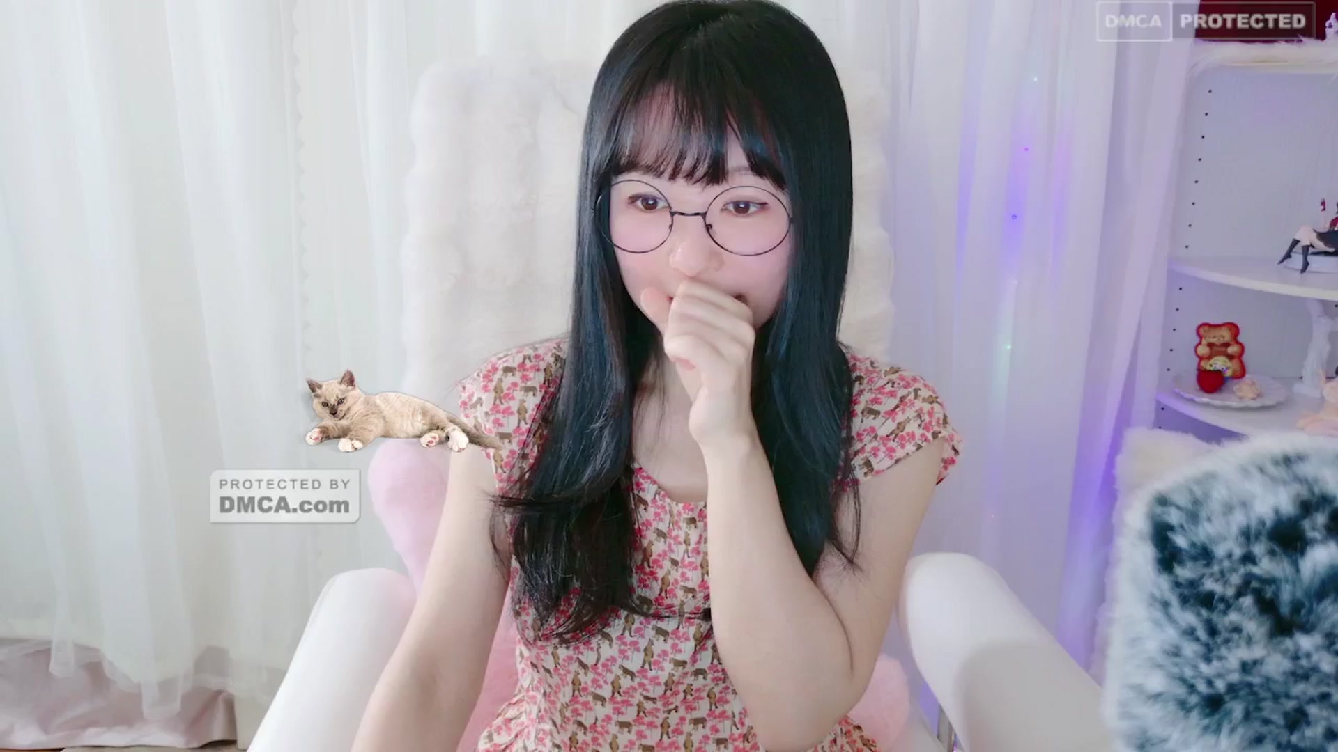 Gallery image thumbnail from meows's myfreecams stream on, 05/19/2024, 04:56 image 19 of 20